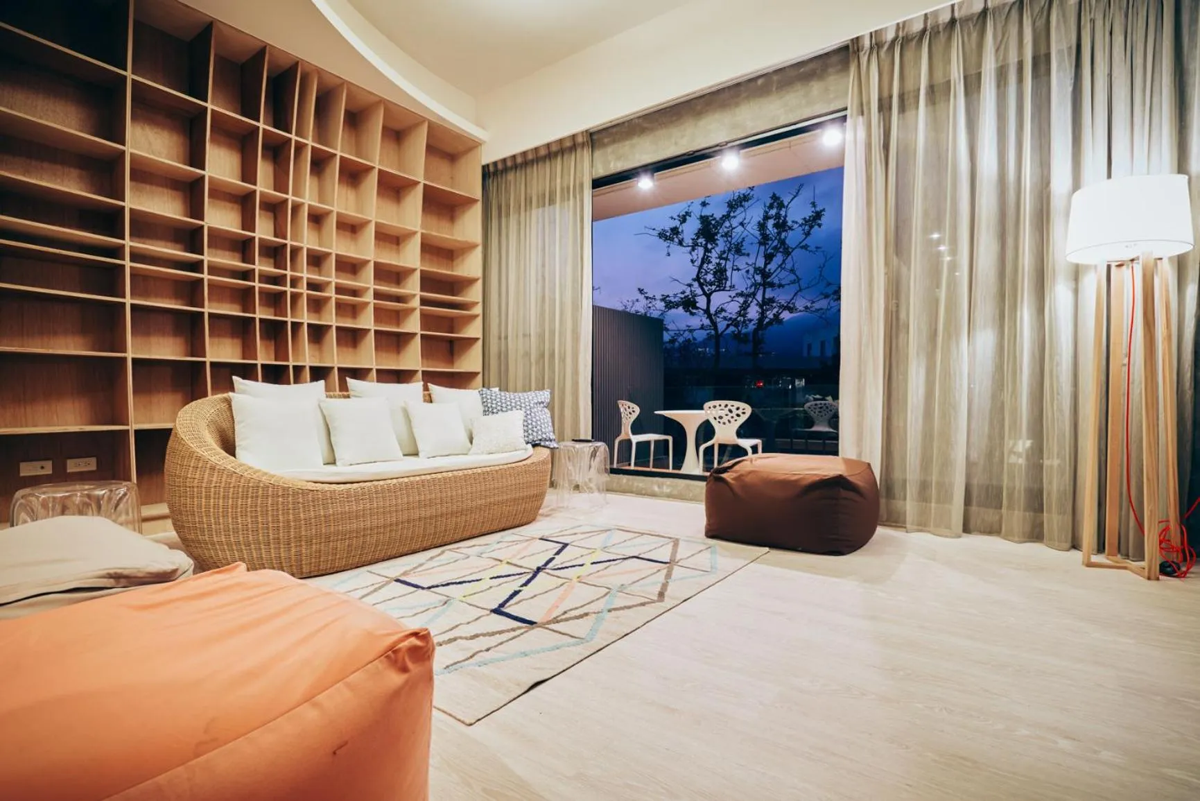 Communal lounge/ TV room in Onsense Villa