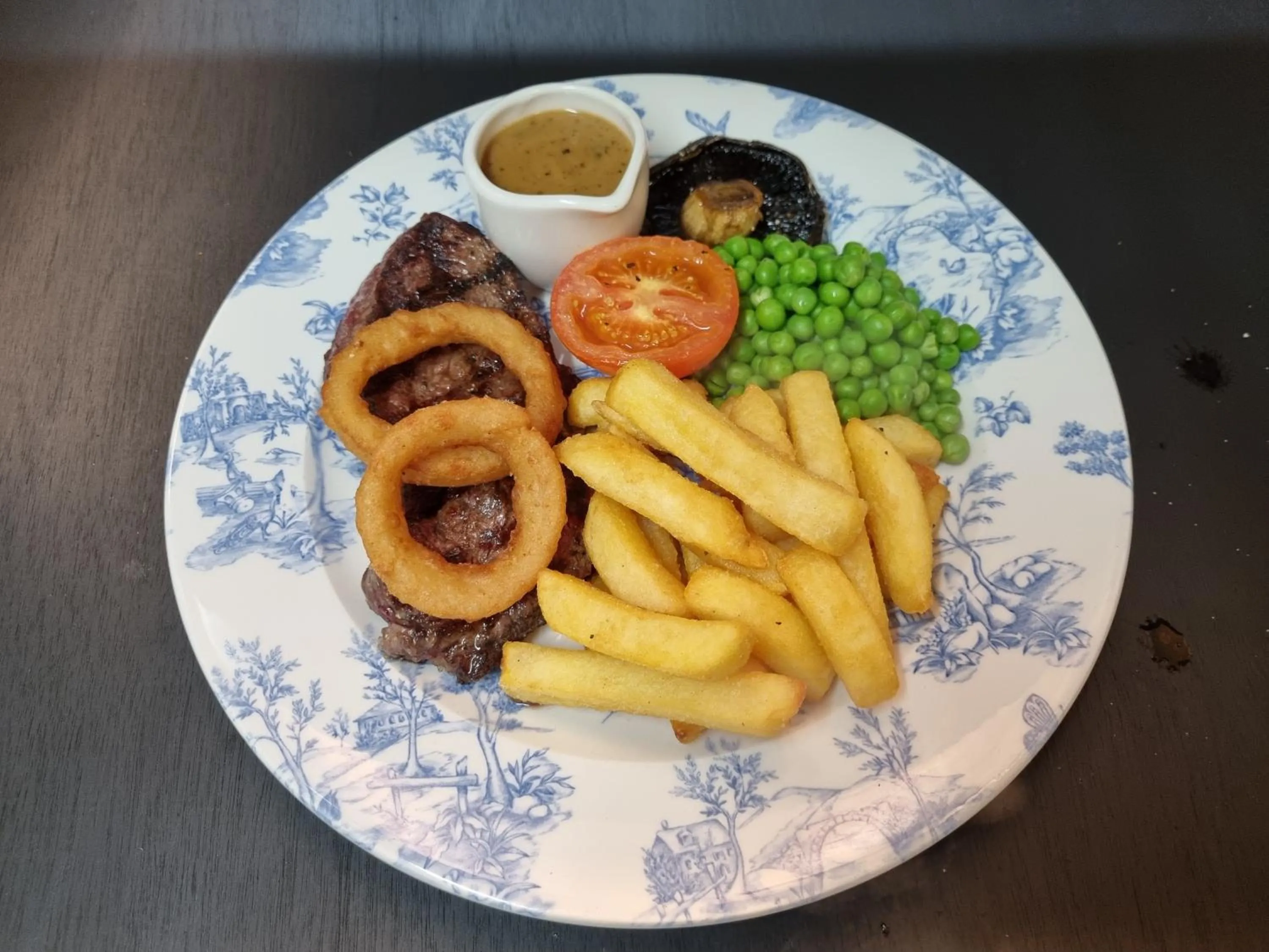 Food and drinks in The Pelican Inn