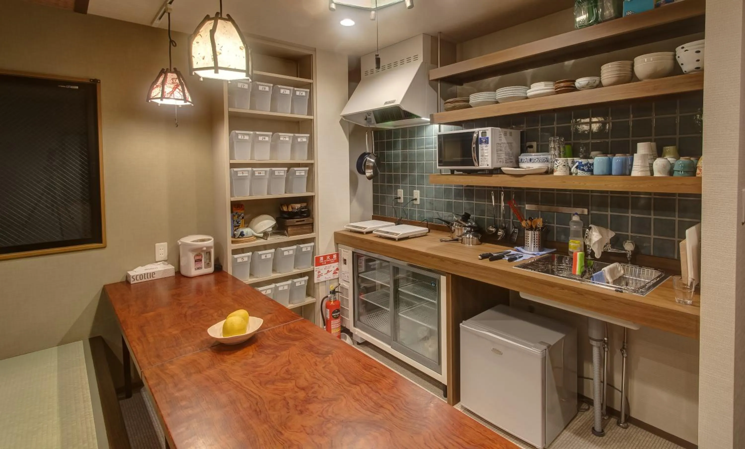 Communal kitchen in Guest House Nakaima