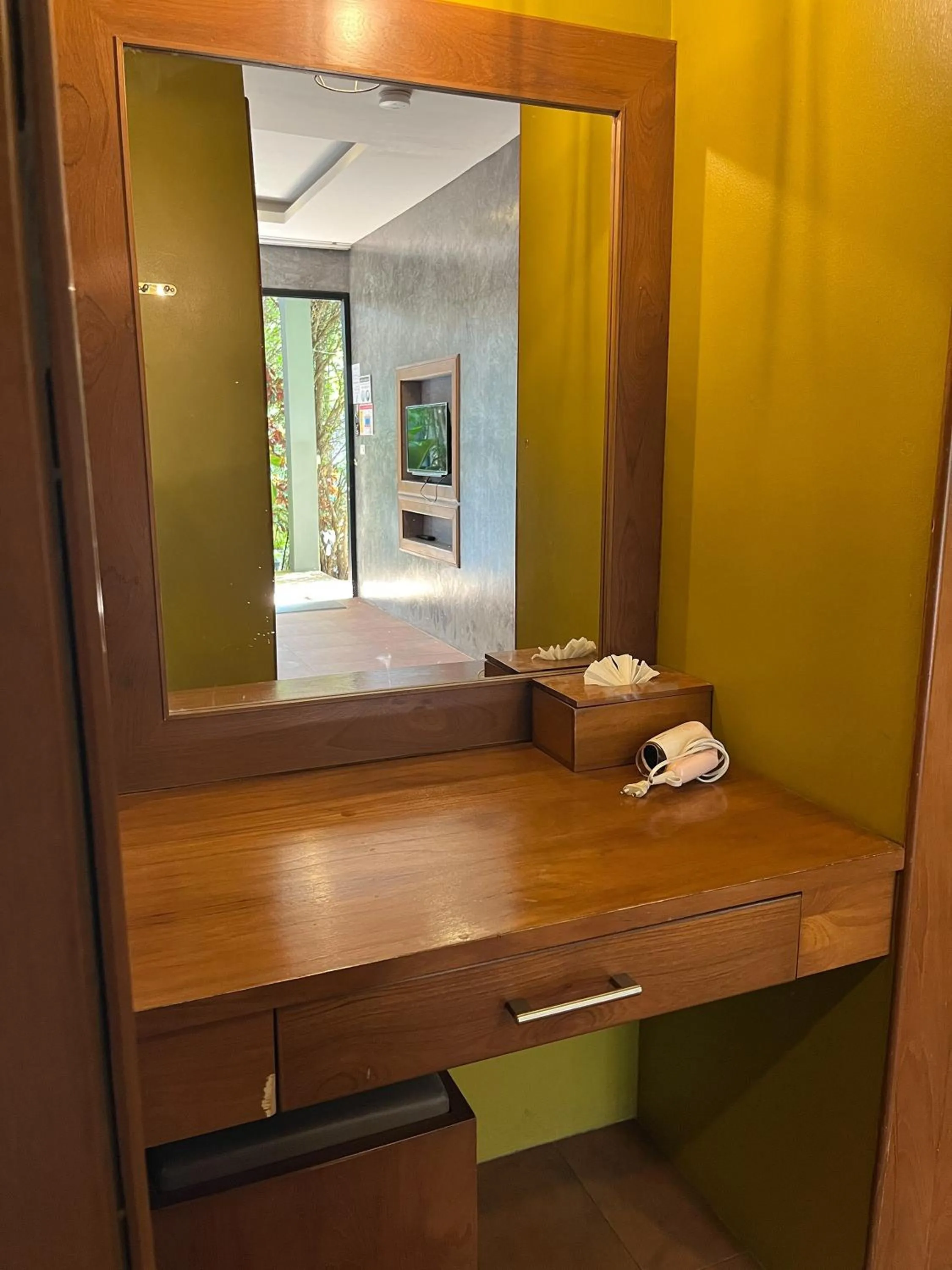 Bed in BaanMee Phuket near Chalong Pier