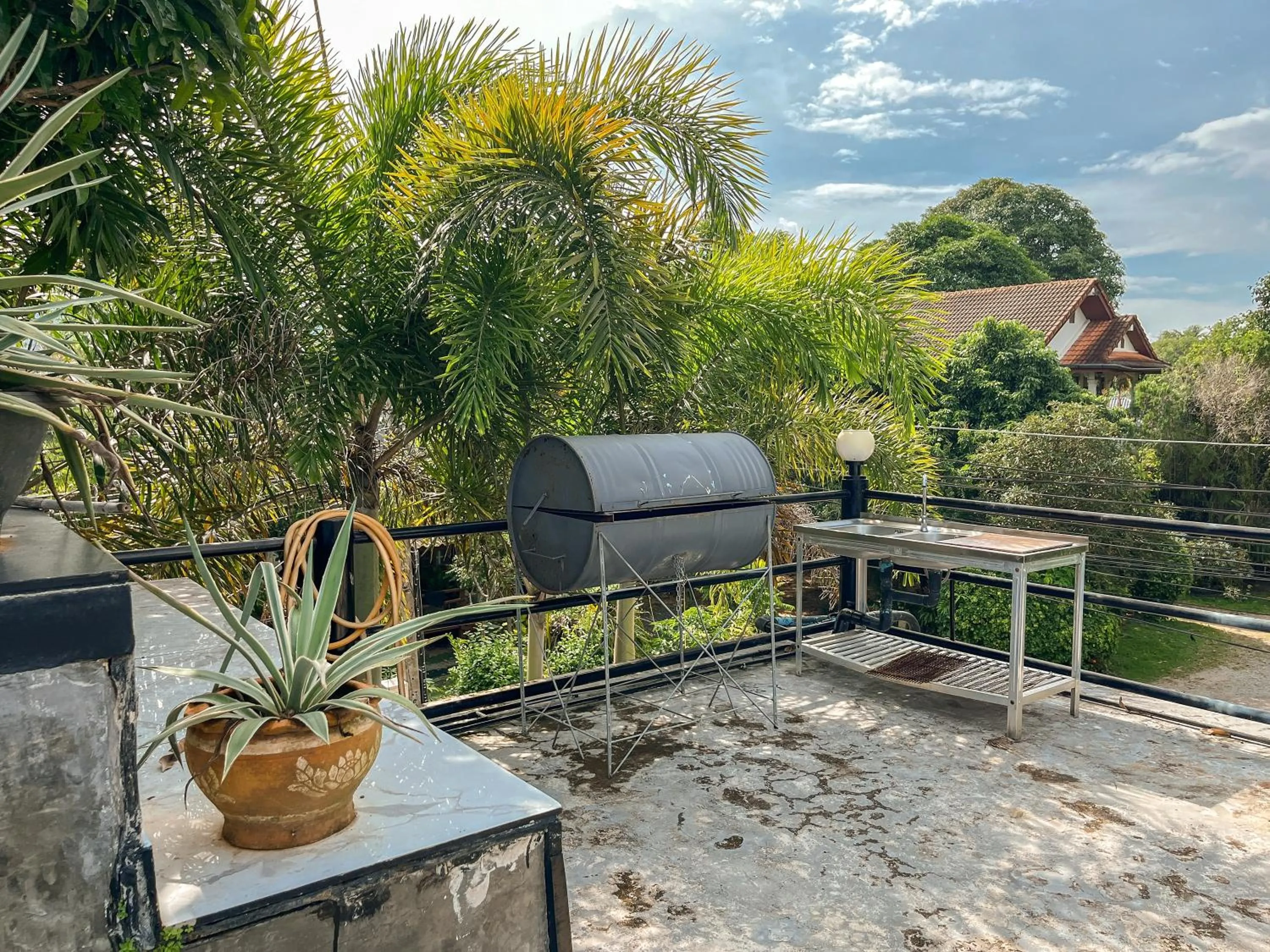 Area and facilities in BaanMee Phuket near Chalong Pier