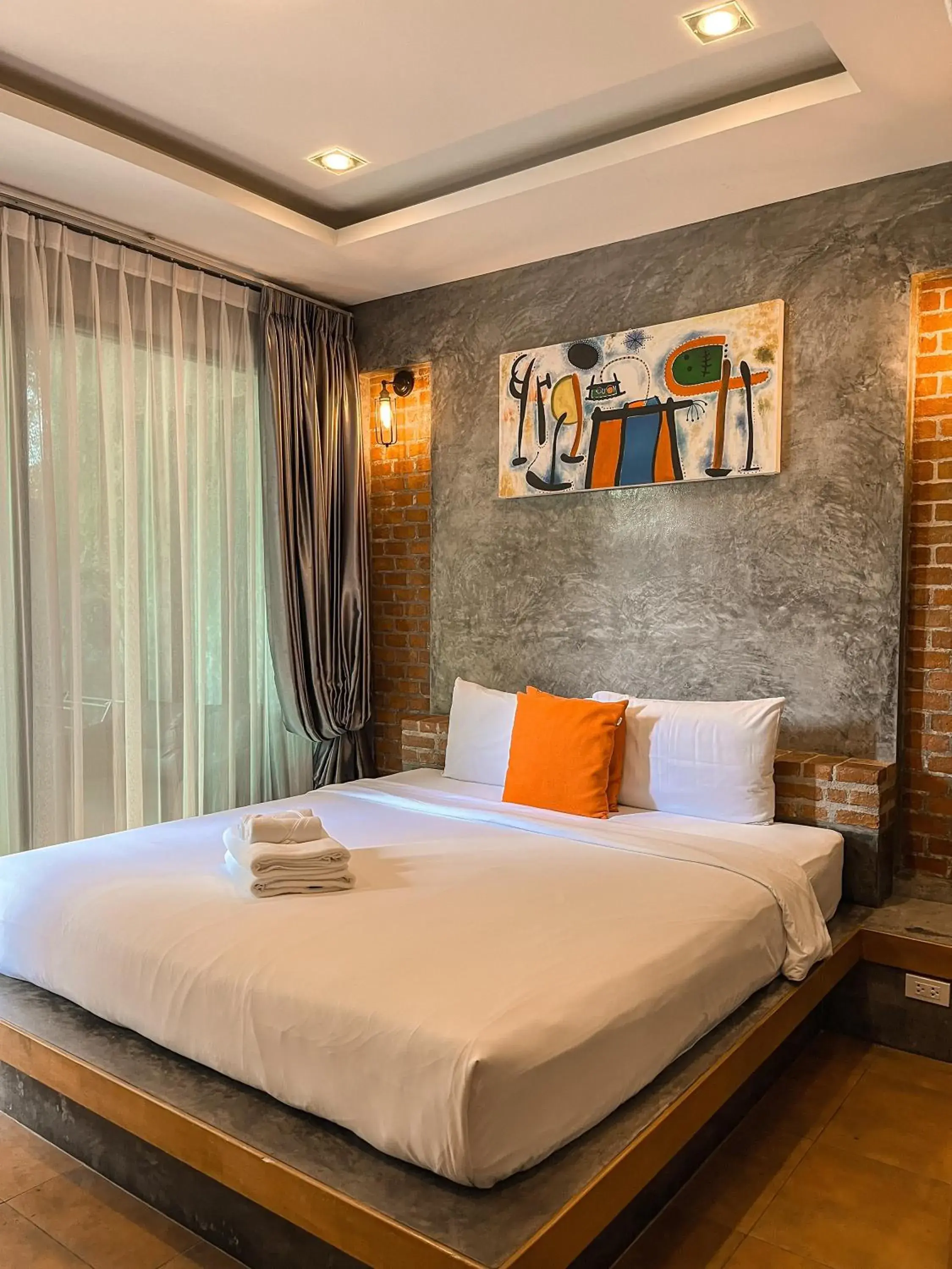 King Room with Pool View in BaanMee Phuket near Chalong Pier King Room with Pool View in BaanMee Phuket near Chalong Pier