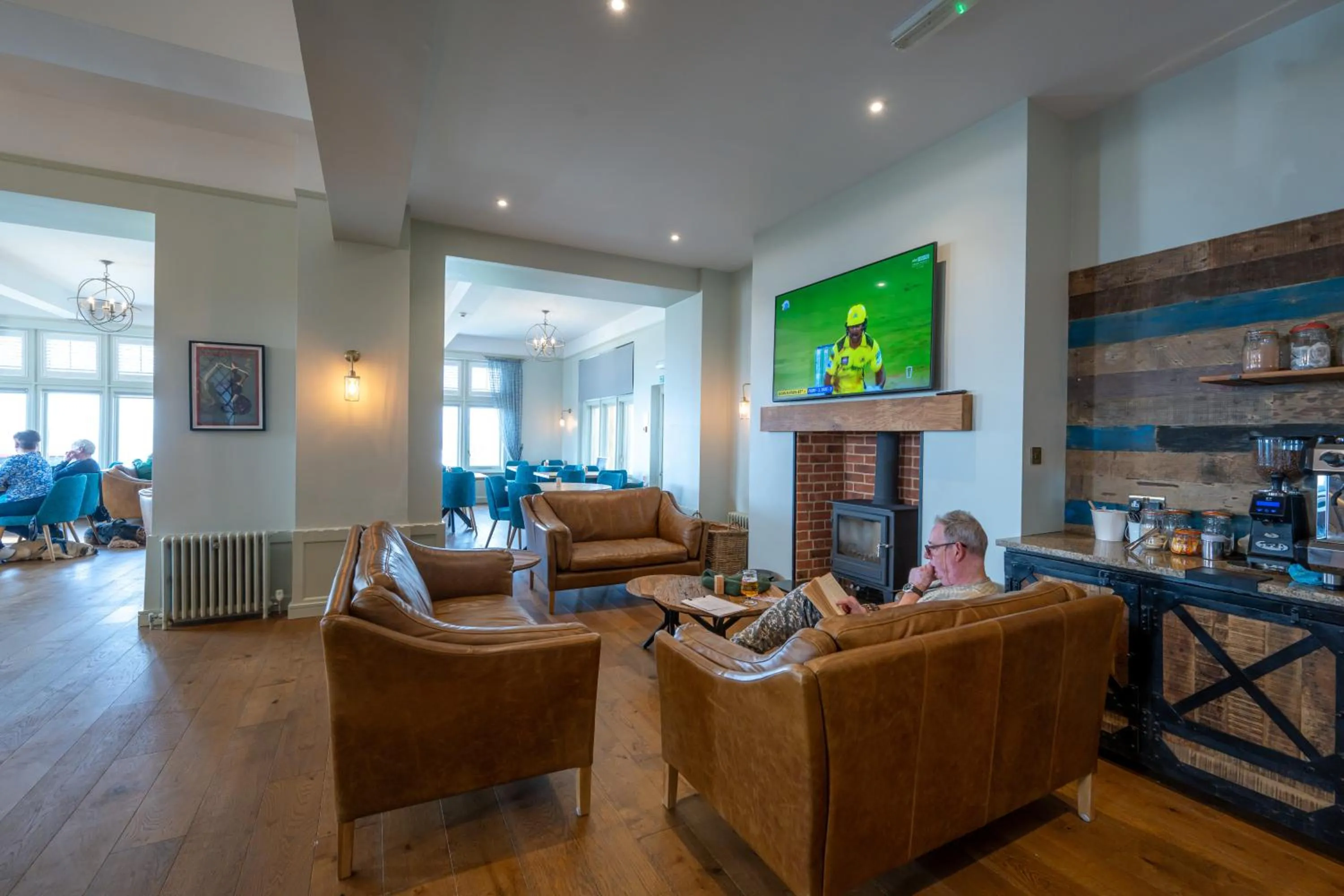 Lounge or bar in The Golden Lion Hotel