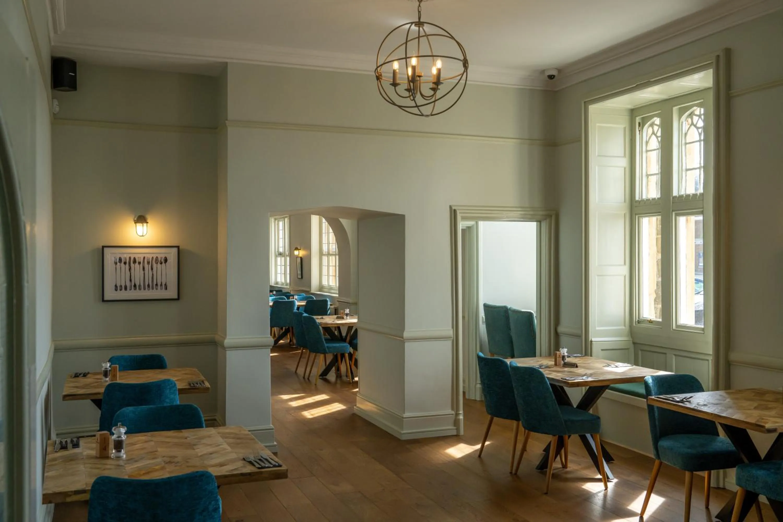 Restaurant/places to eat in The Golden Lion Hotel