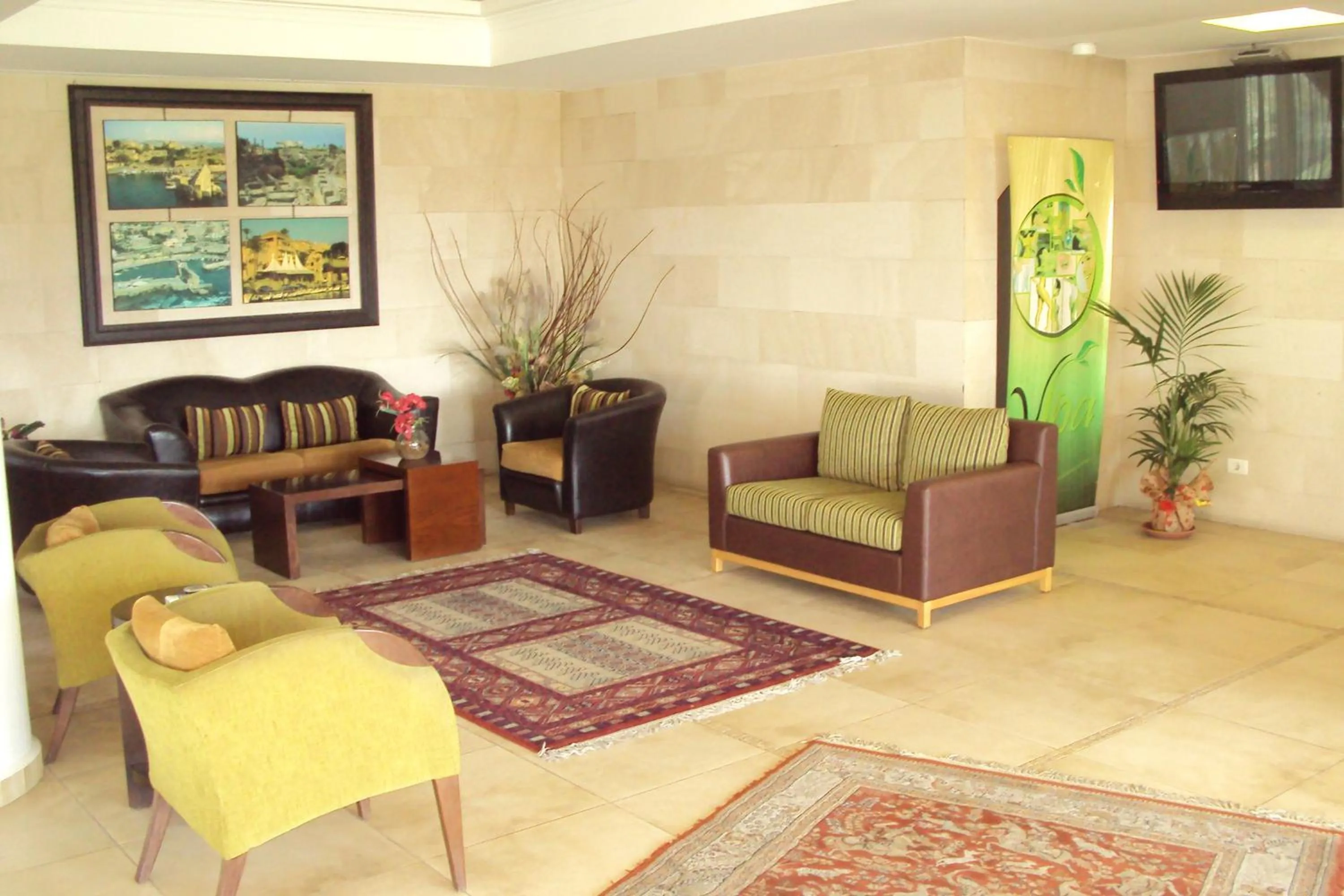 Communal lounge/ TV room in Victory Byblos Hotel & Spa