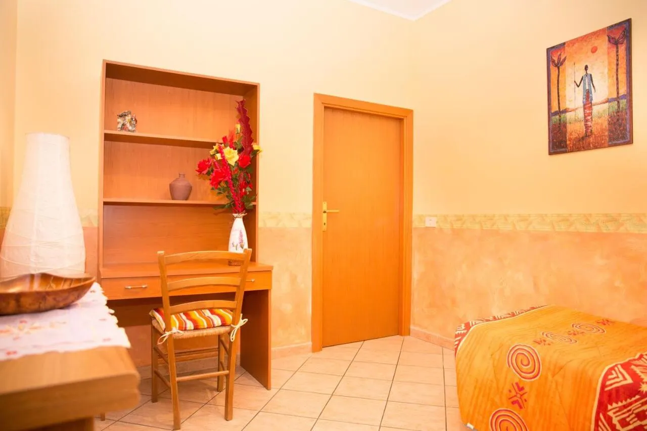 Photo of the whole room, Bed in La Dolce Vita Colosseum