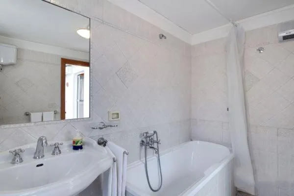 Bathroom in La Dolce Vita Colosseum