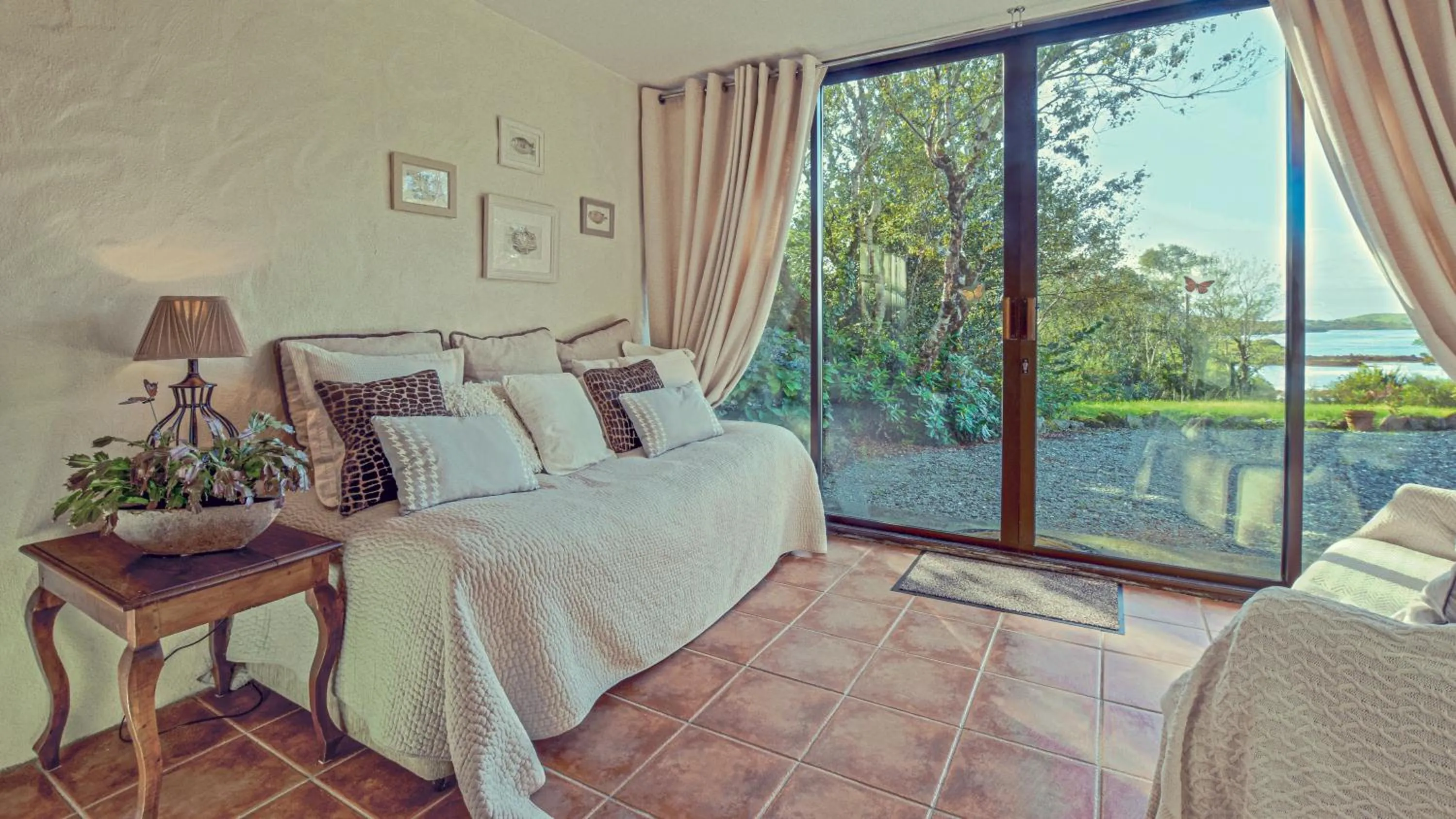 Living room, Bed in Ardagh Hotel & Restaurant