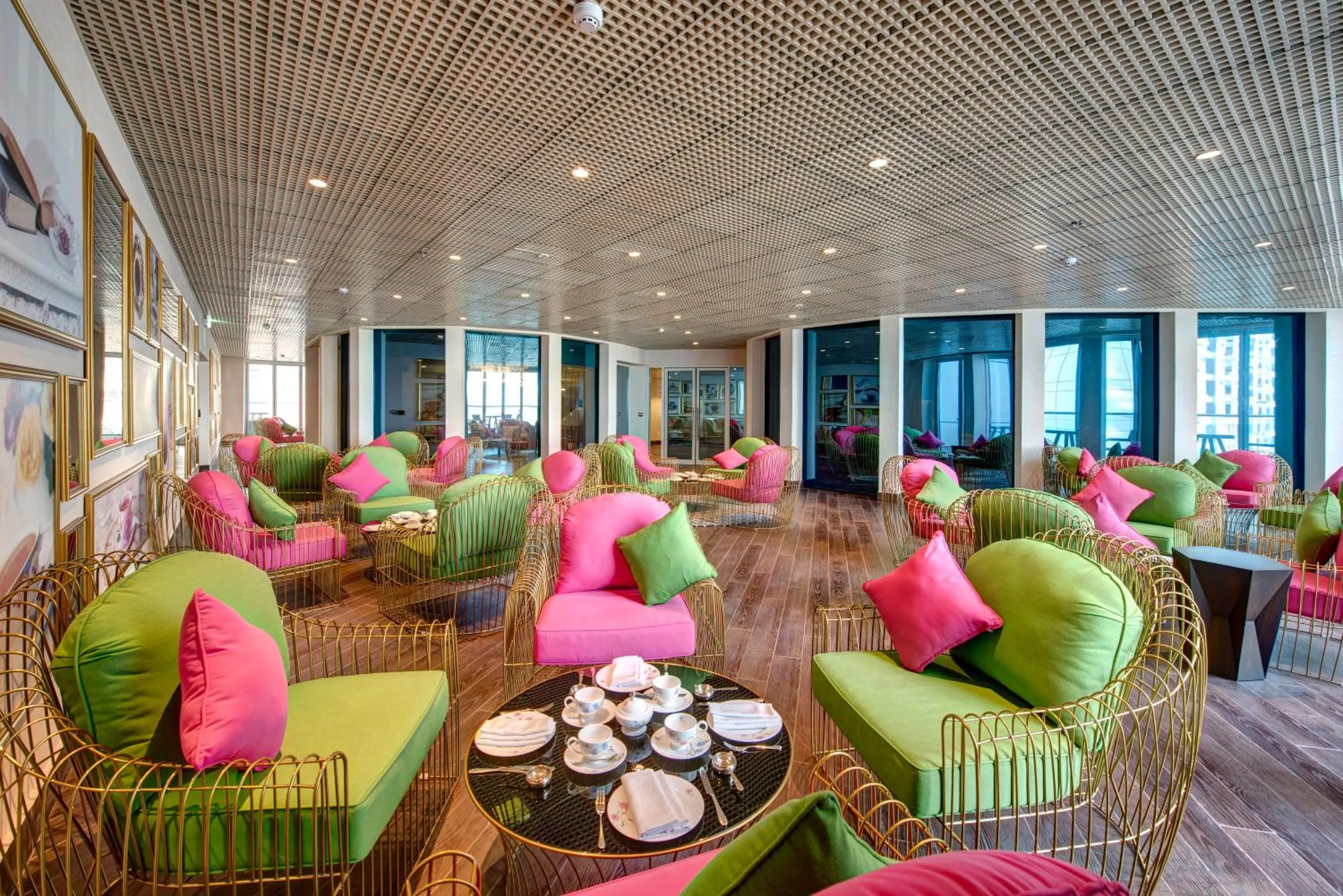 Lounge or bar in Dukes The Palm Dubai Hotel