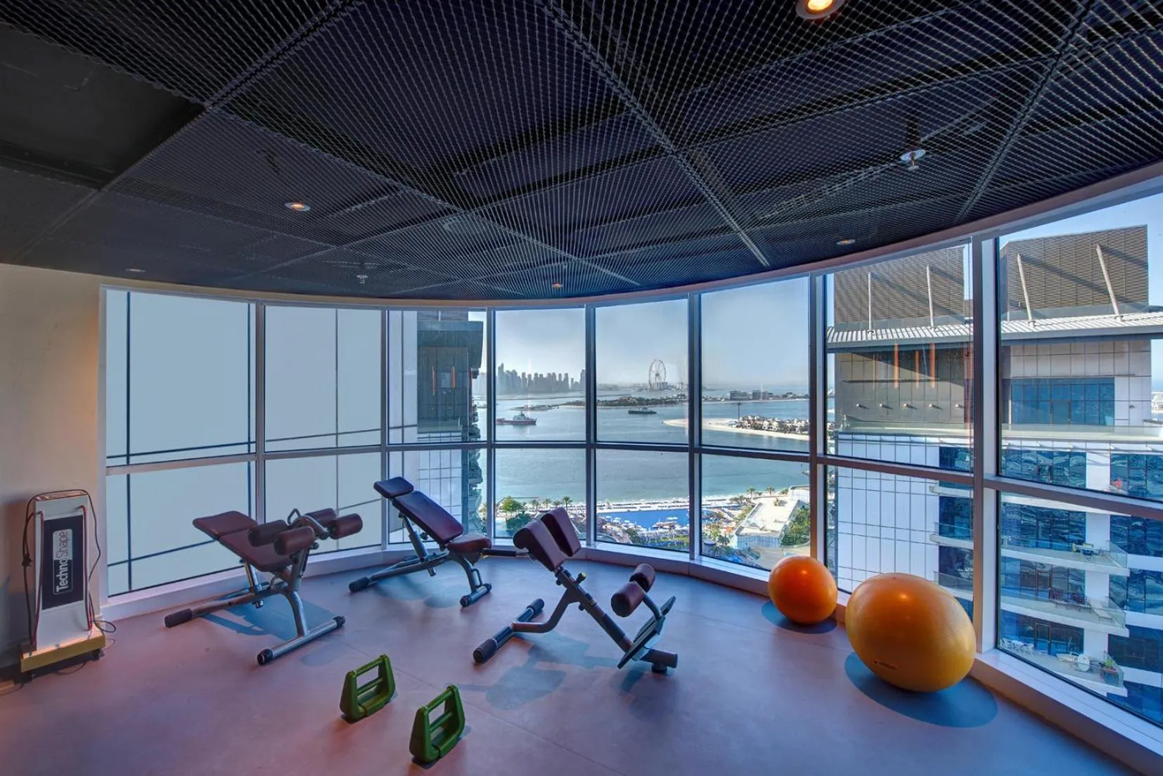 Fitness centre/facilities in Dukes The Palm Dubai Hotel