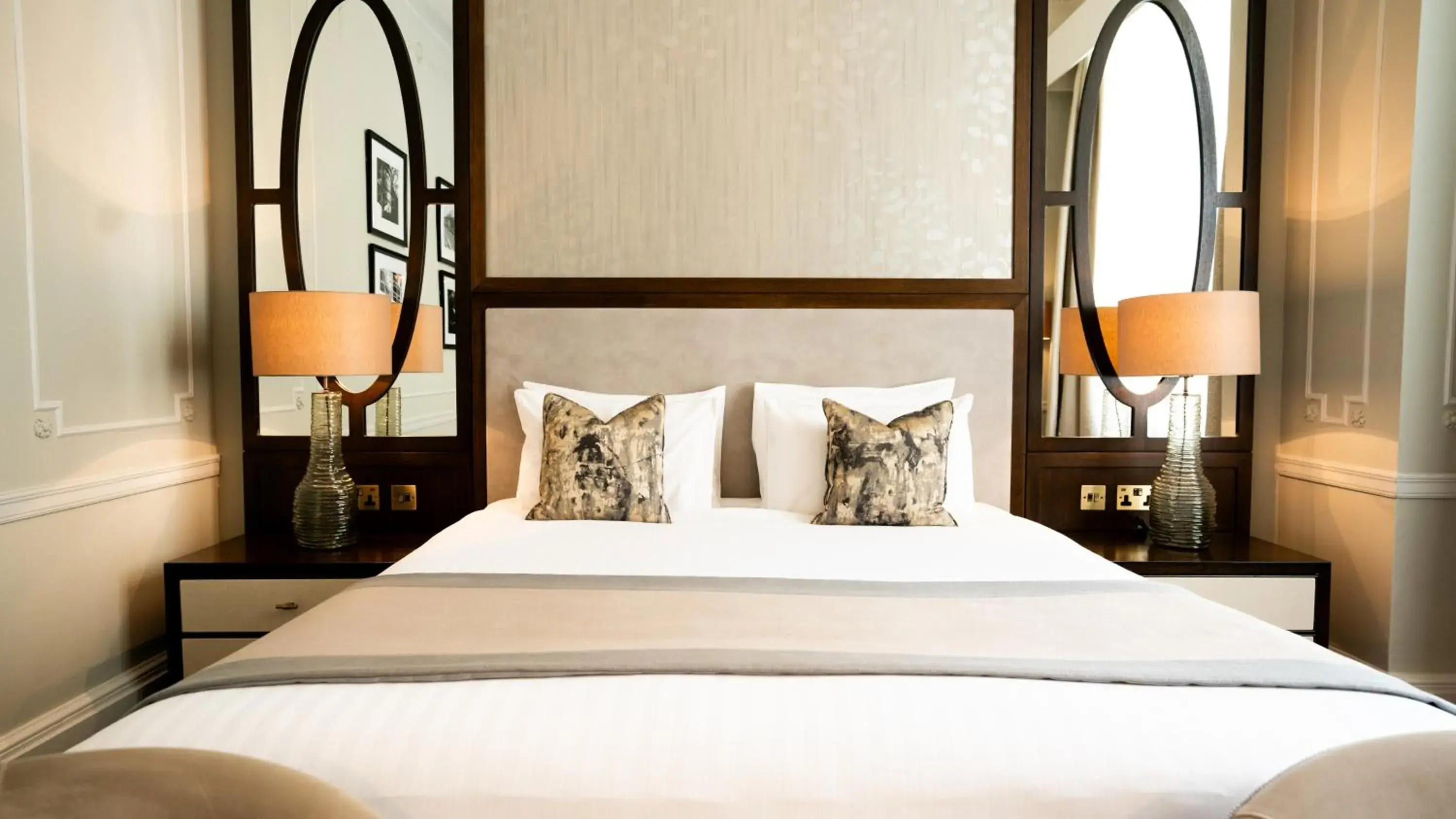 Deluxe King Room in The Midland Deluxe King Room in The Midland