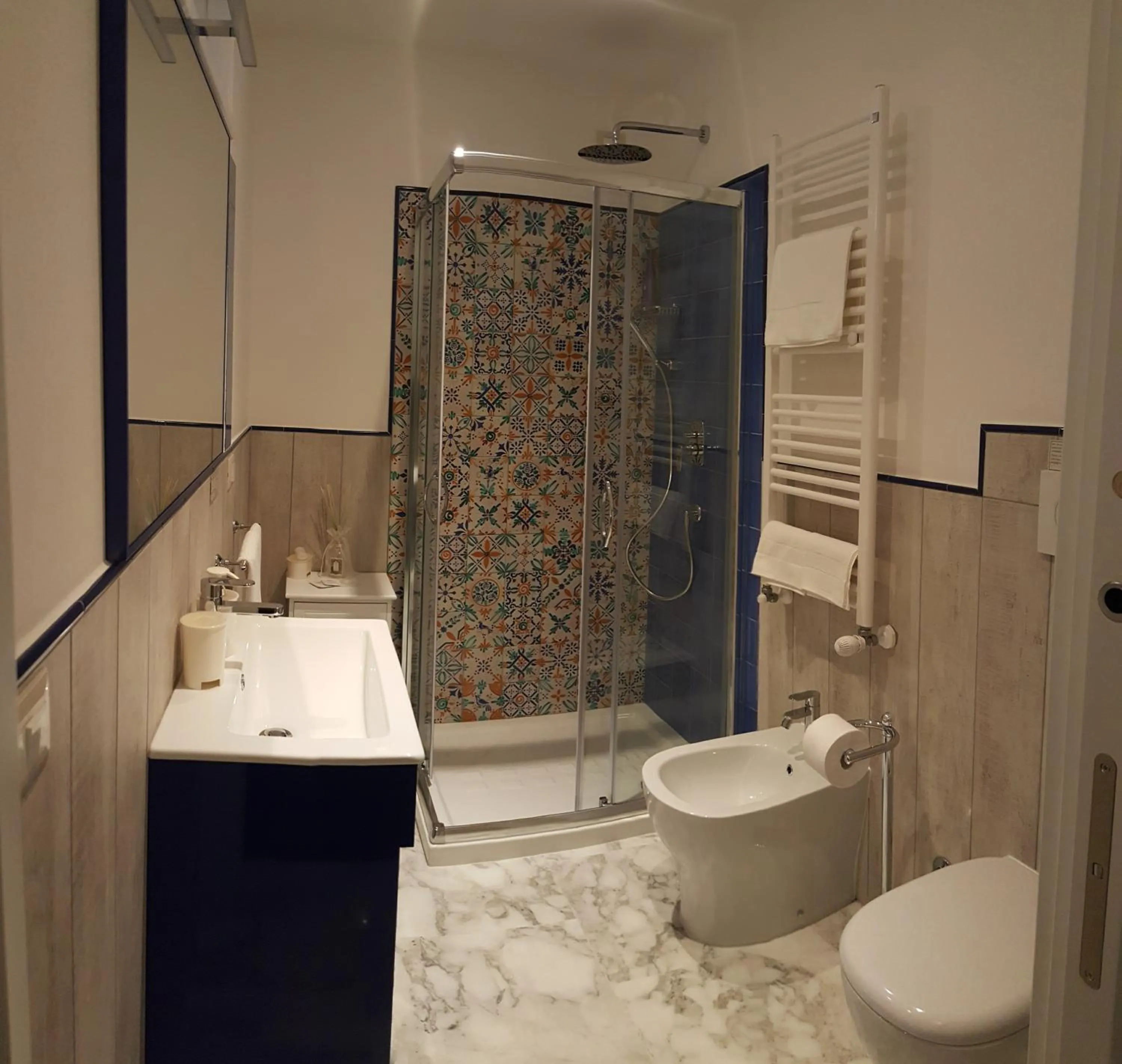 Bathroom in Five Roses Bed & Breakfast