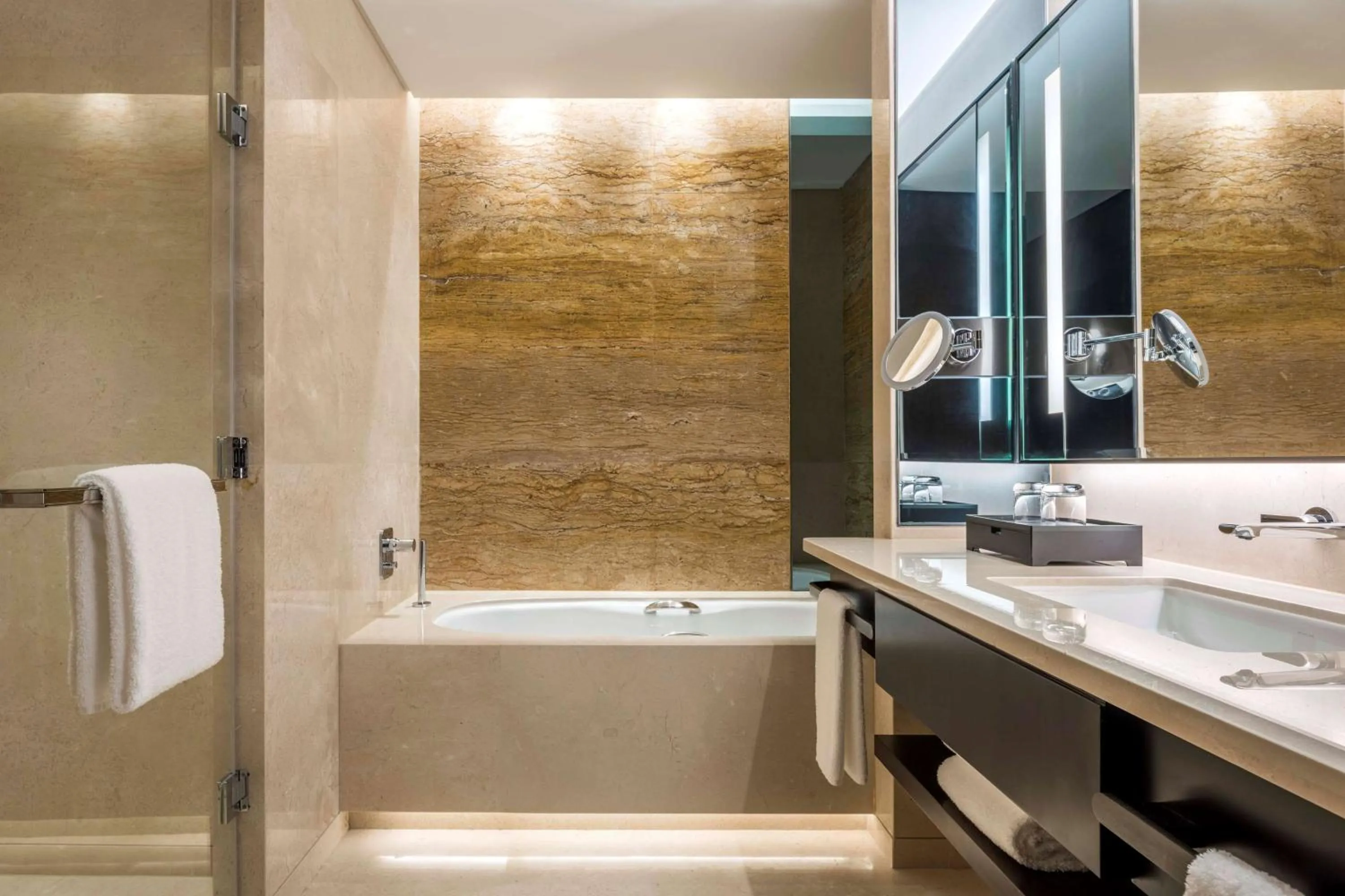Bathroom in Hyatt Regency Shanghai Global Harbor
