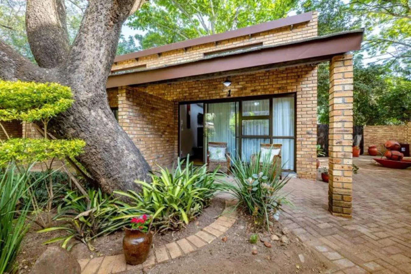 Property building in Dreamfields Guesthouse