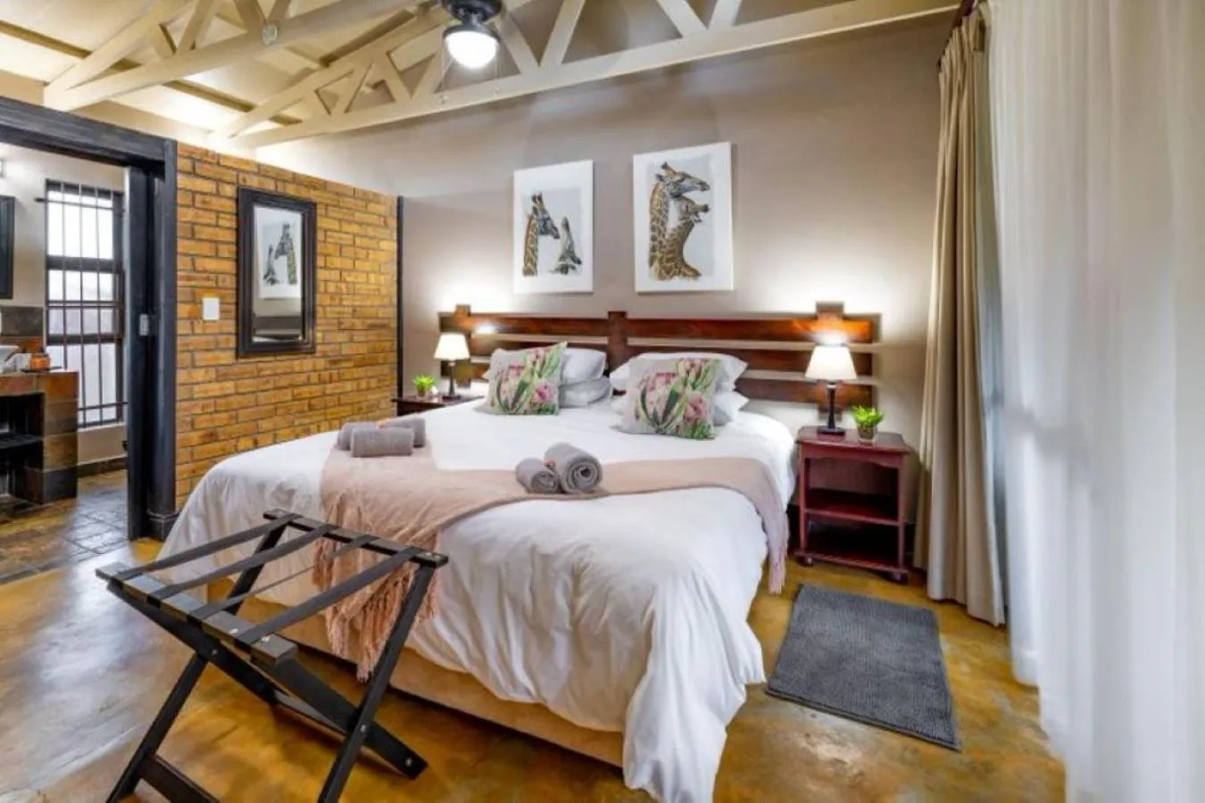 Bedroom, Bed in Dreamfields Guesthouse