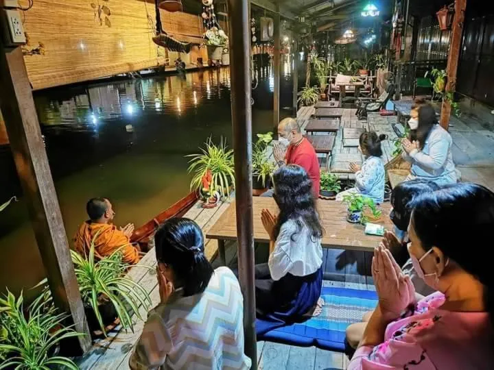Restaurant/places to eat in Ban Mae Arom