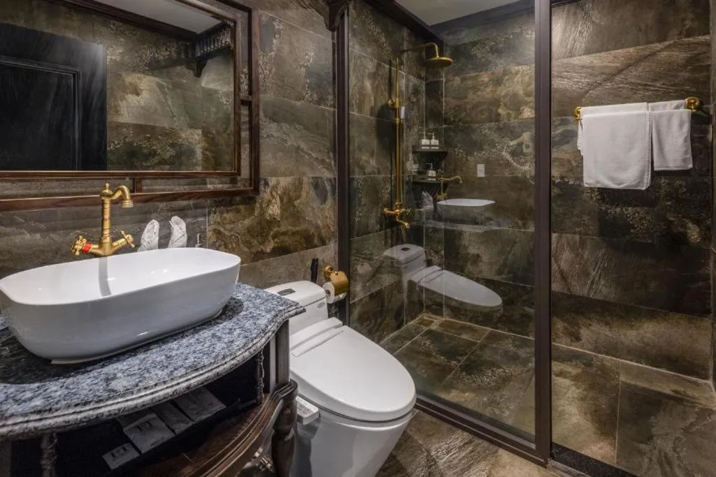 Shower in Era Cruise Halong Bay by Venus Group