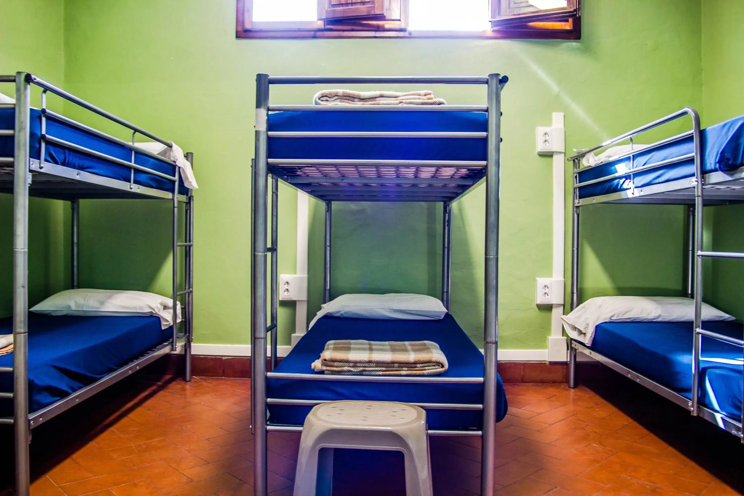 Spring, Bed in Hostel Santa Monaca