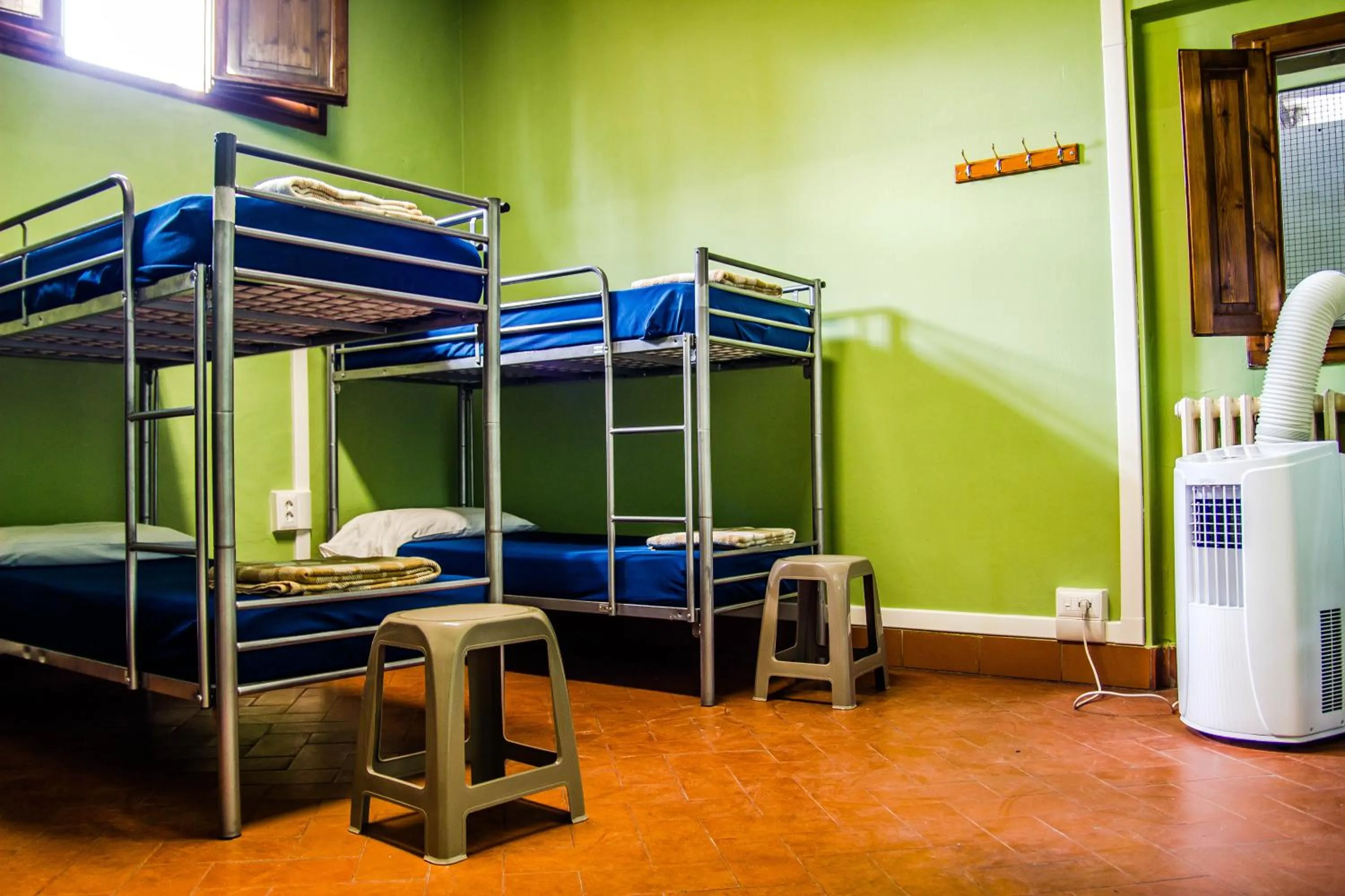 Spring, Bed in Hostel Santa Monaca