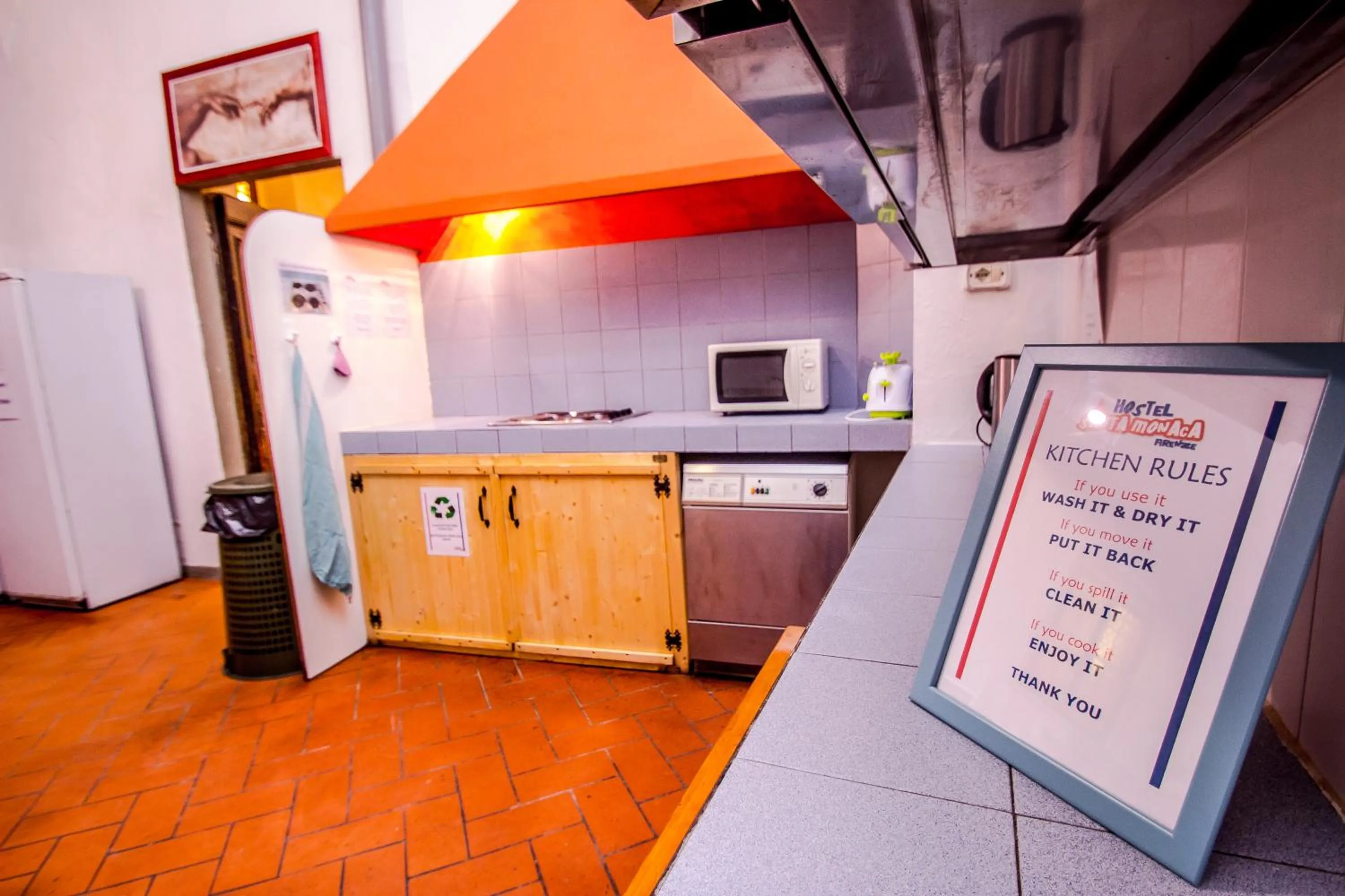 Communal kitchen in Hostel Santa Monaca
