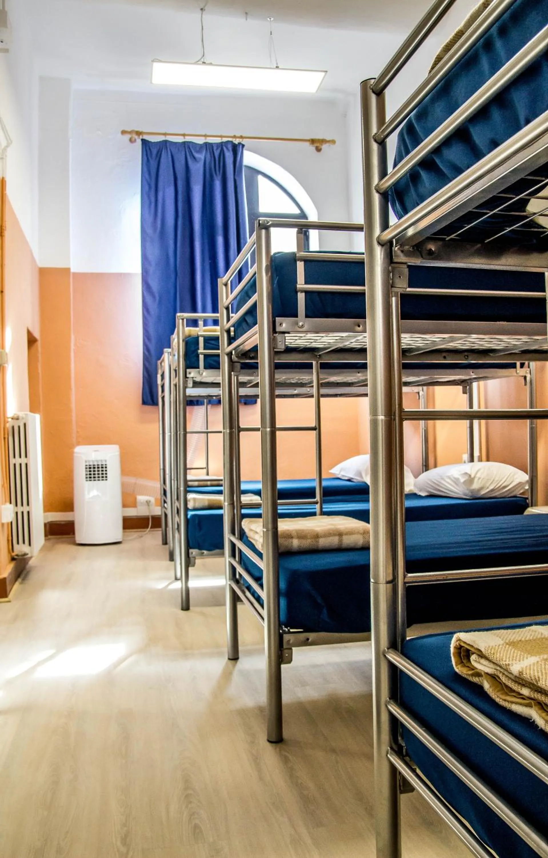 People, Bed in Hostel Santa Monaca