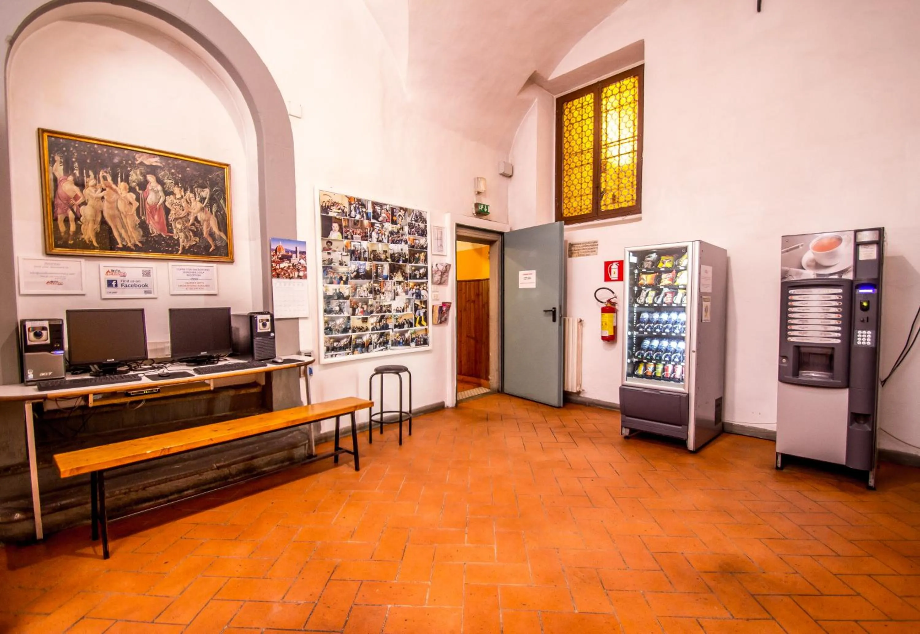 Communal kitchen in Hostel Santa Monaca