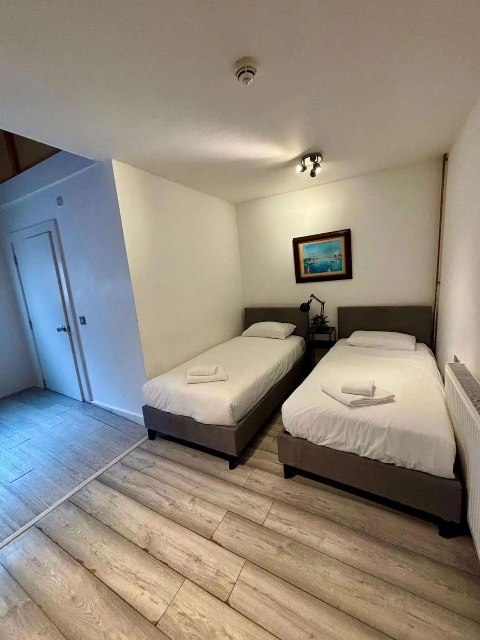 Bedroom, Bed in Green Rooms