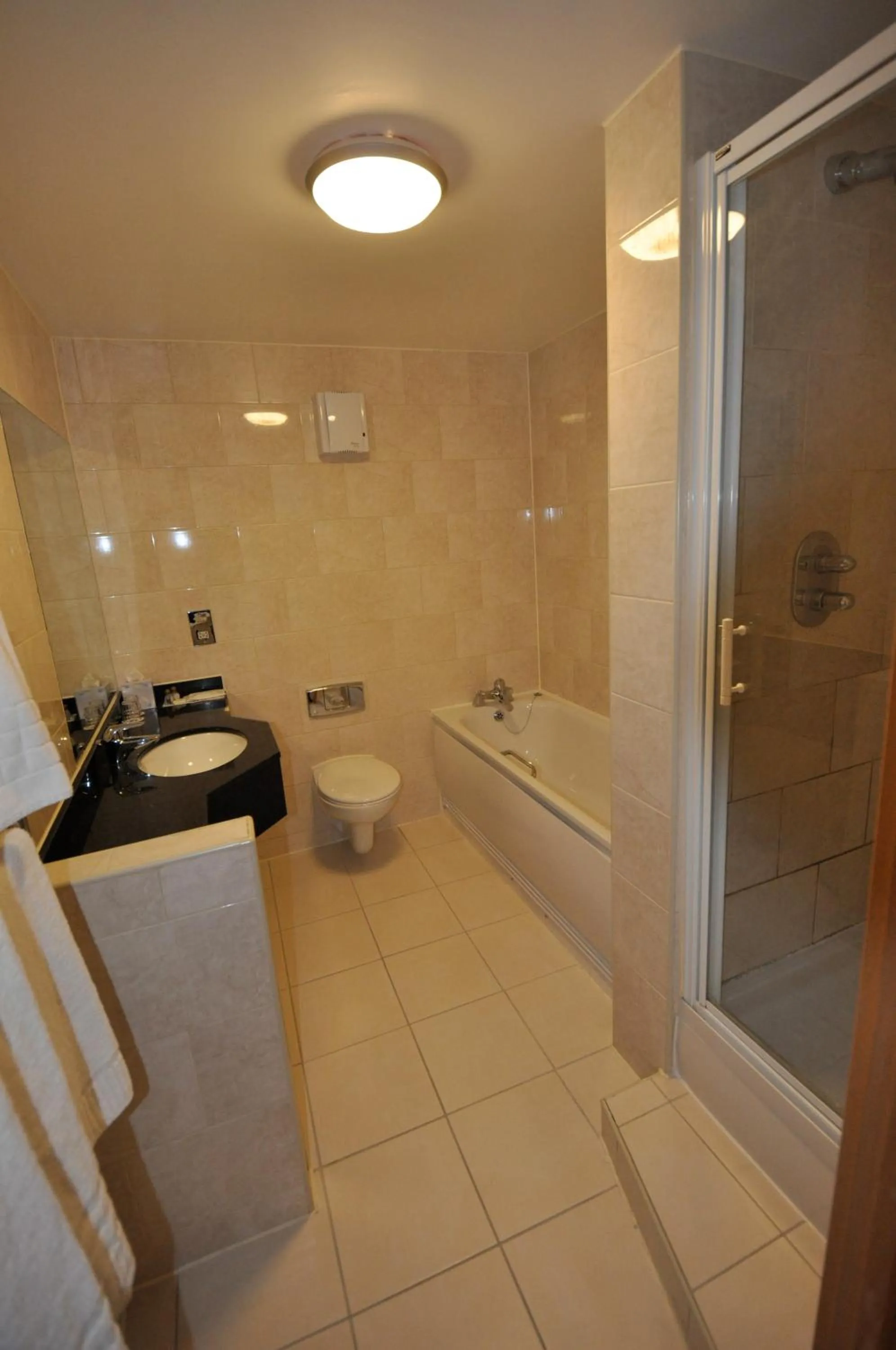 Bathroom in The Wiltshire Hotel, Golf and Leisure Resort
