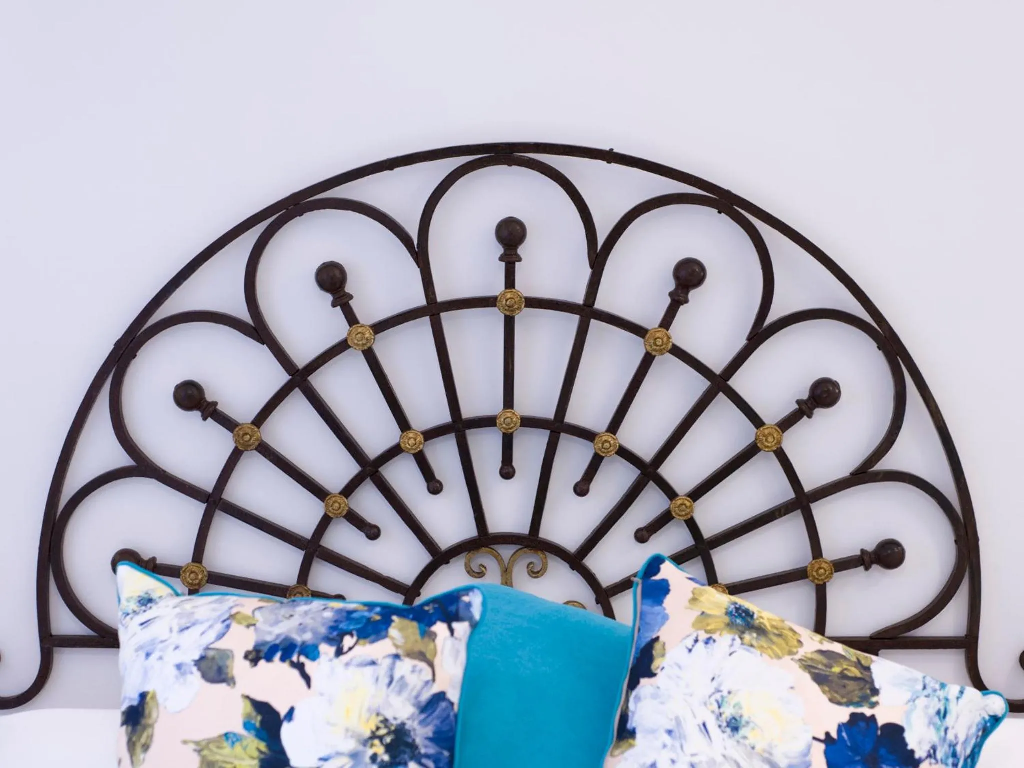 Decorative detail, Bed in La Valle Delle Ferriere