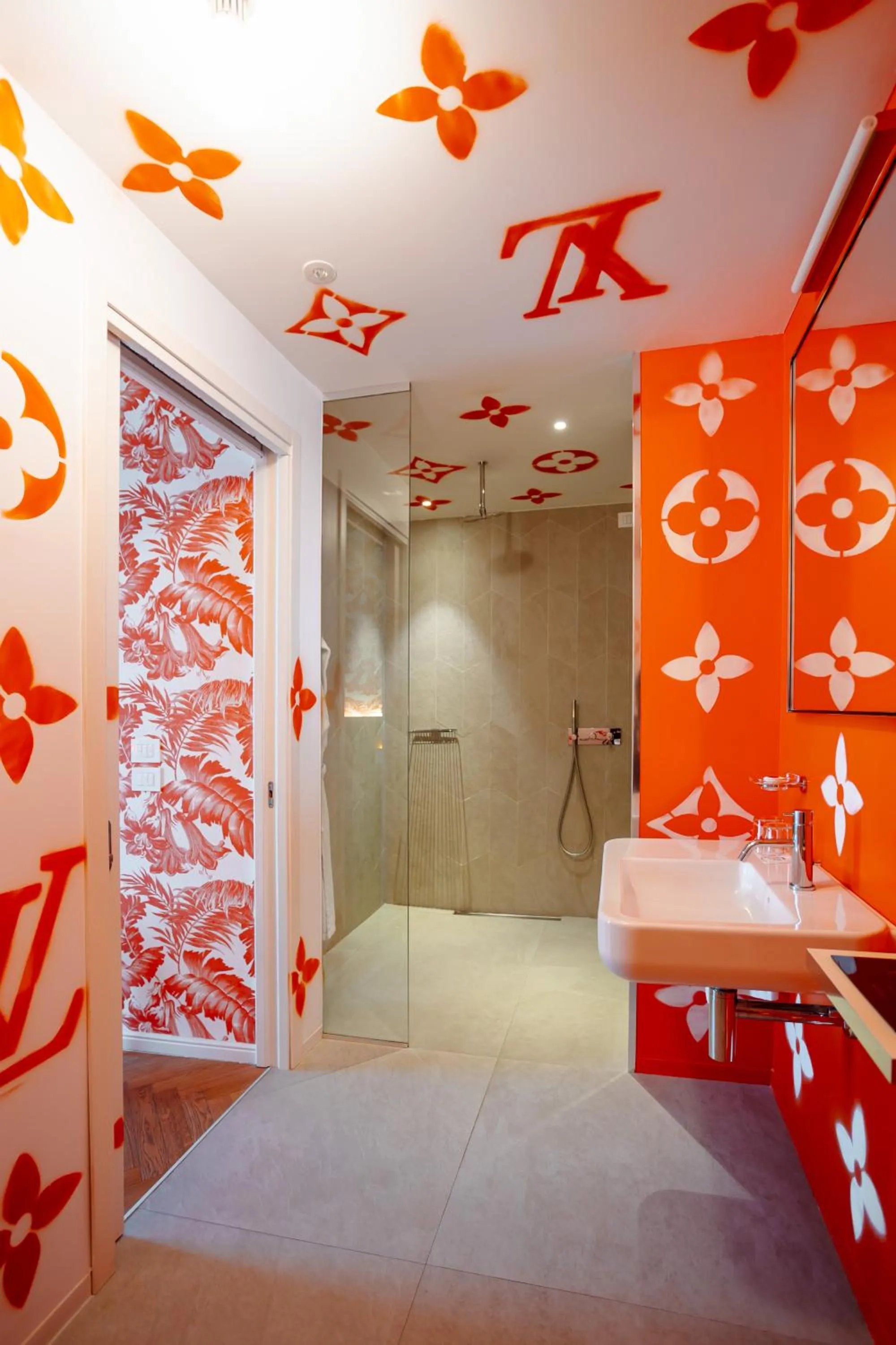 Shower in Collini Rooms, WorldHotels Crafted
