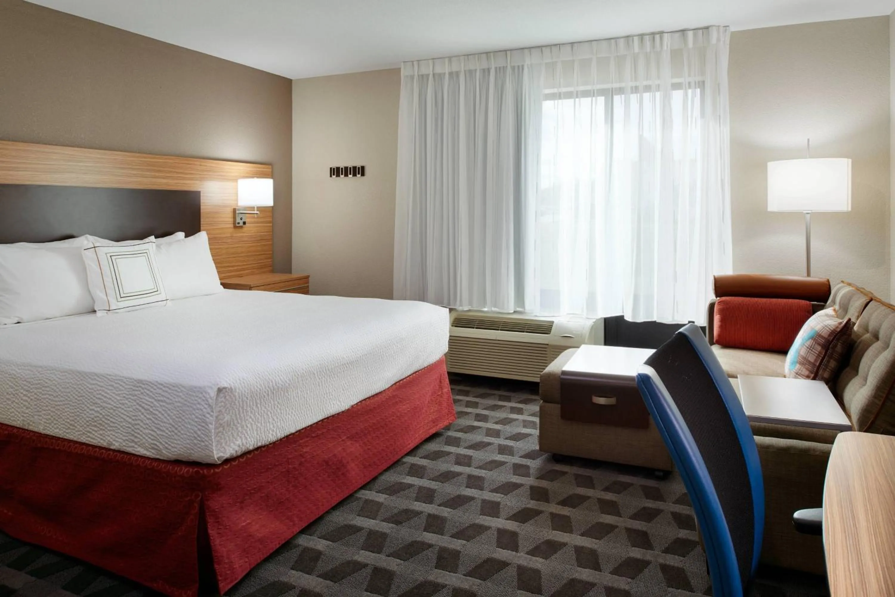 Bedroom, Bed in TownePlace Suites by Marriott Richmond