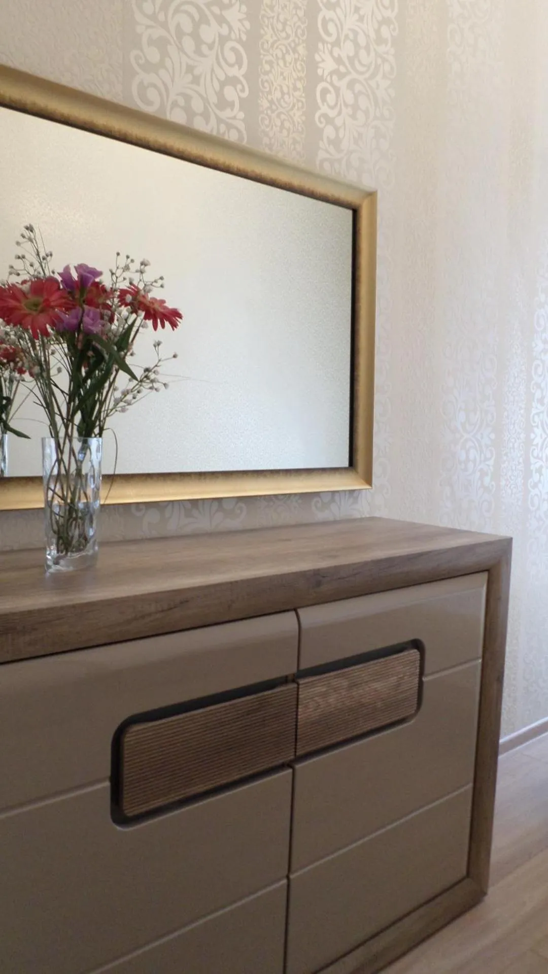 Decorative detail in center, Apartment on Deribasovskaya 10