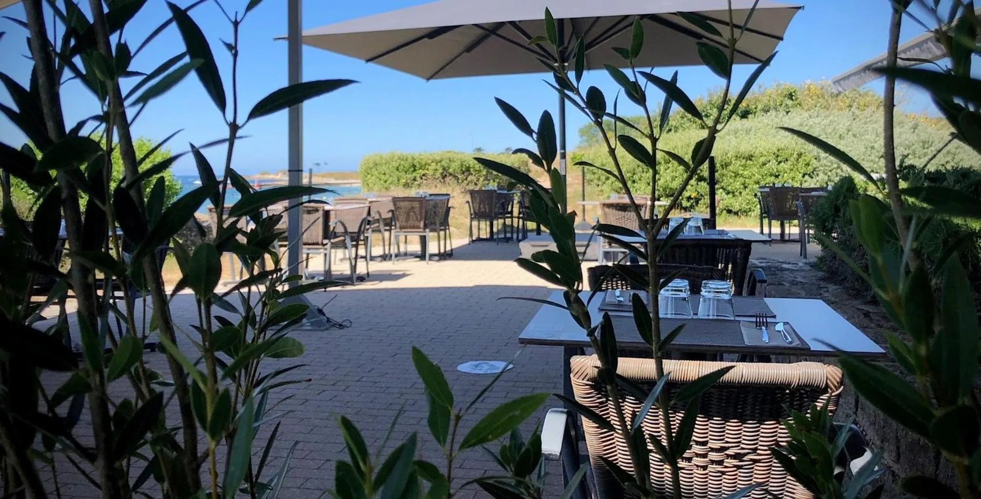 Patio in Logis Hôtel & Restaurant LES MOUETTES - Larmor Plage, Proche de LORIENT