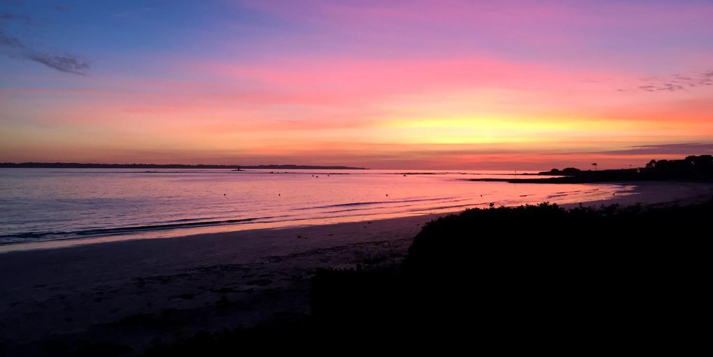 Property building in Logis Hôtel & Restaurant LES MOUETTES - Larmor Plage, Proche de LORIENT