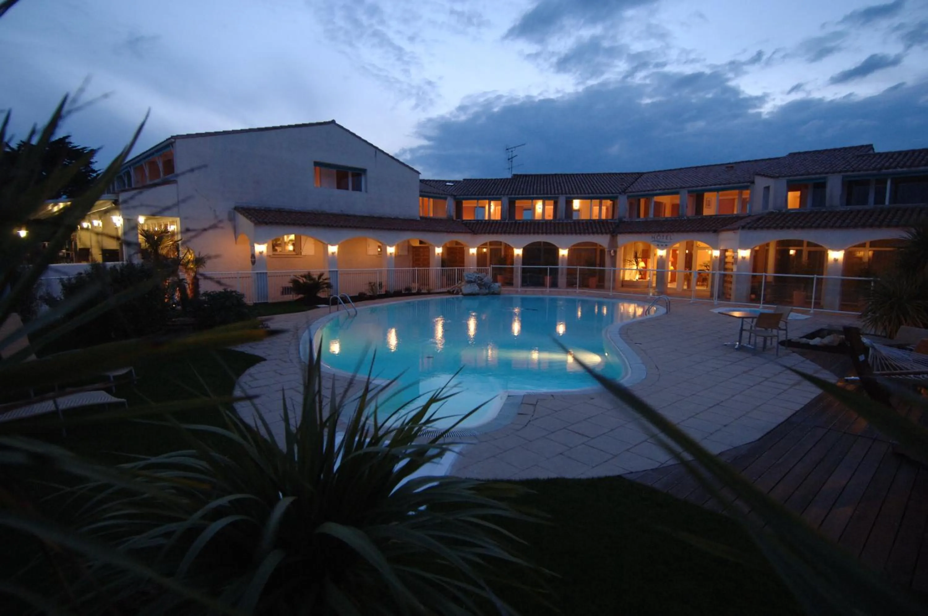 Hôtel Restaurant Le Grand Large - Face à la plage - Ile de Ré