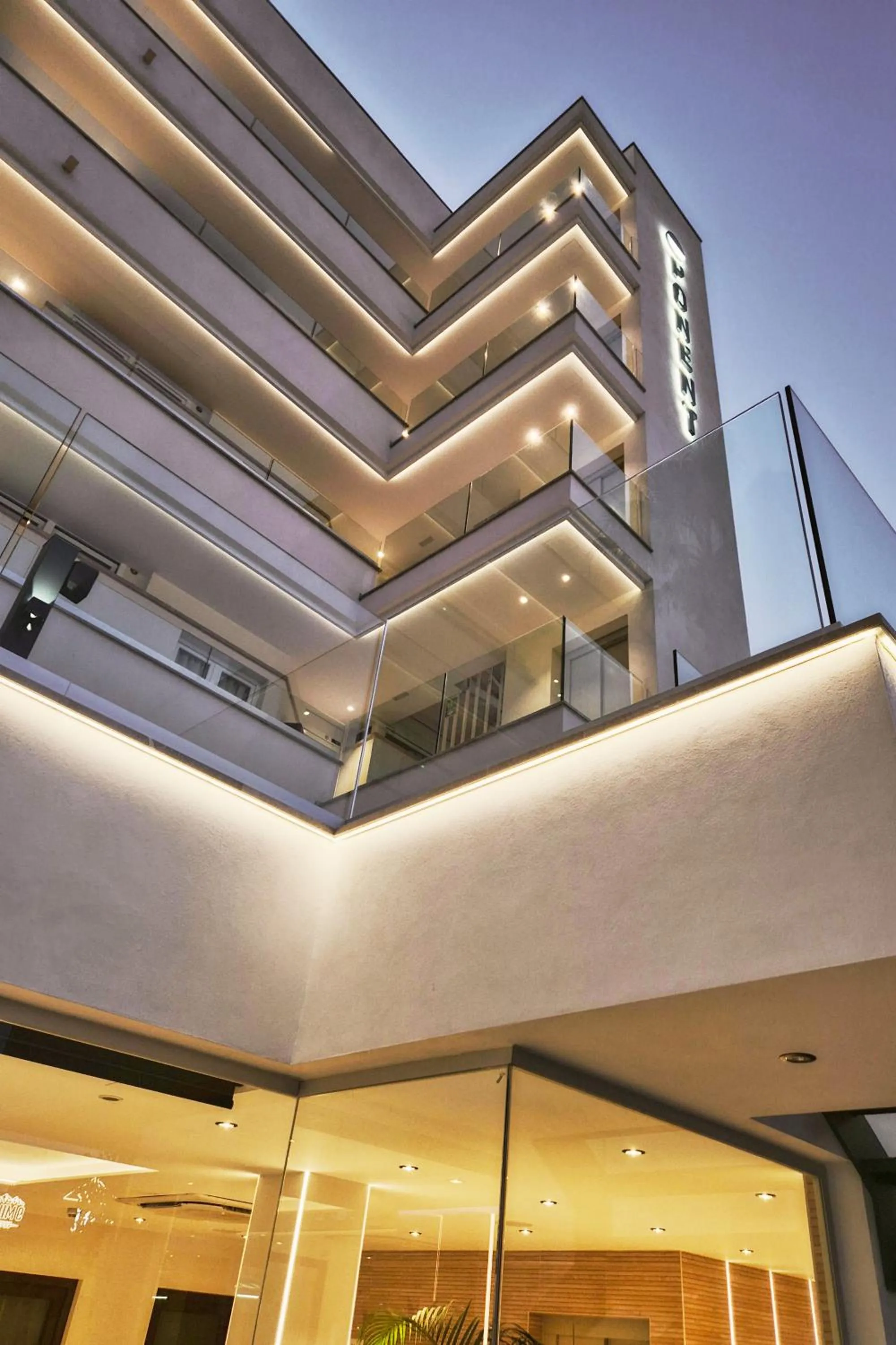 Property building in Apartamentos Ponent