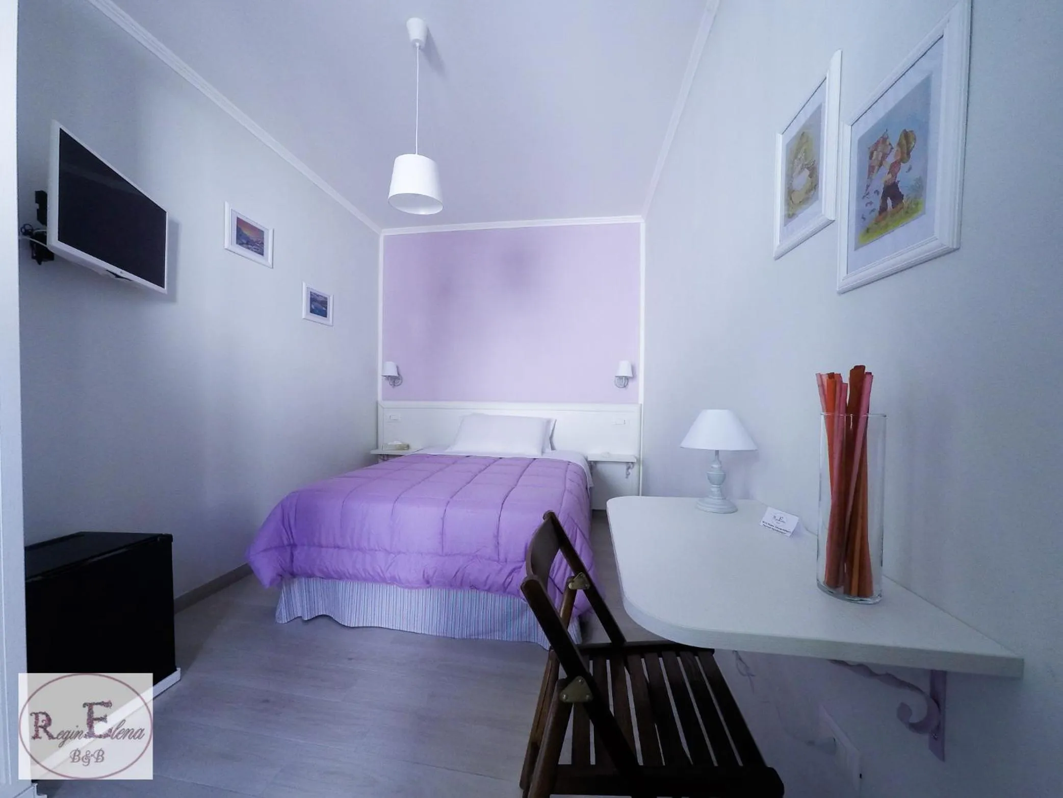 Photo of the whole room in ReginElena B&B