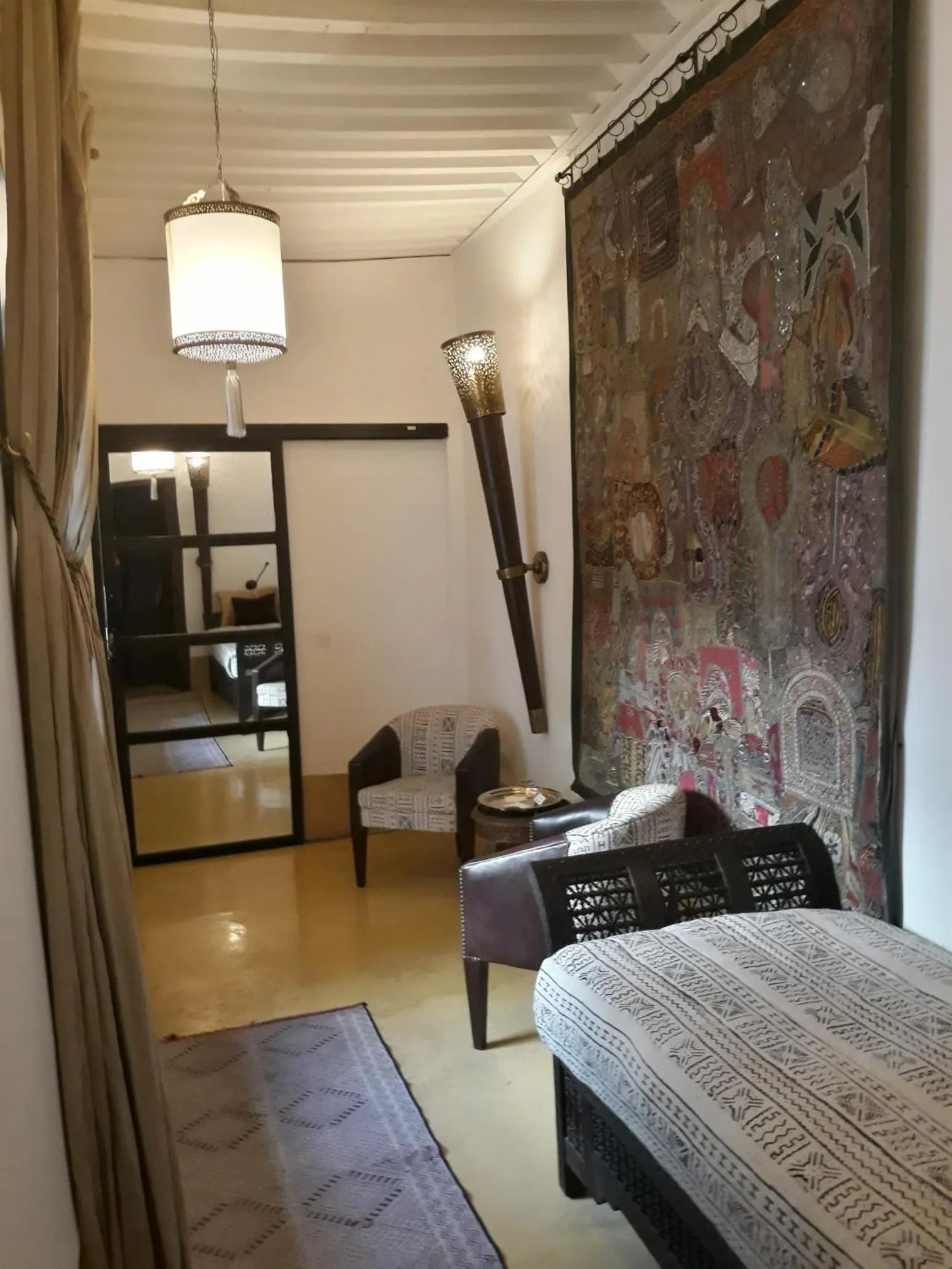 Seating area, Bed in Riad Dar Oulhoum