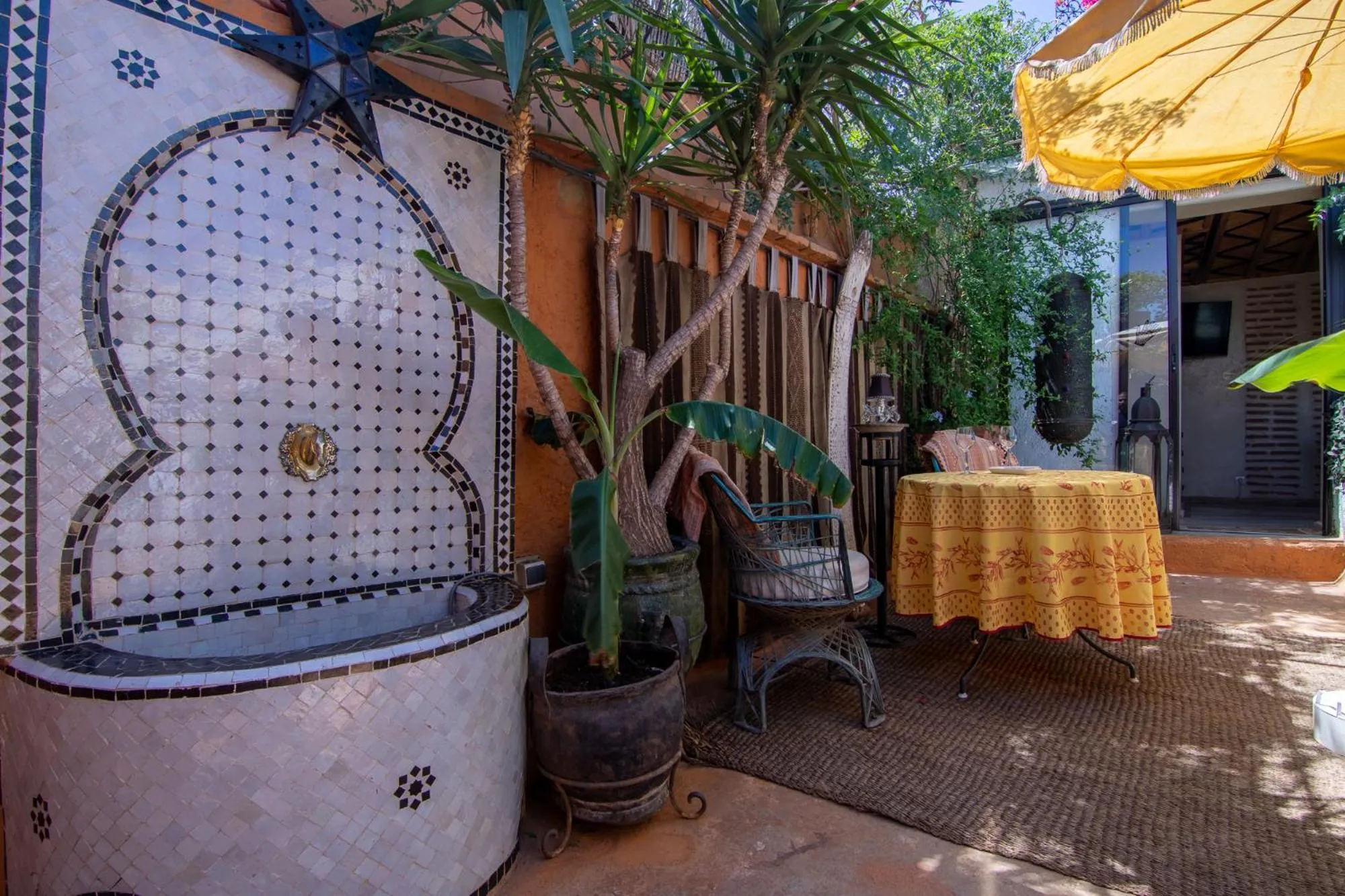 Day in Riad Dar Oulhoum