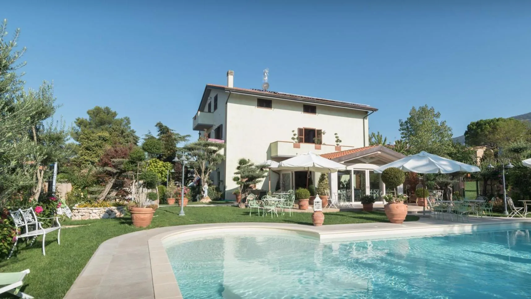 Facade/entrance in Il Giardino degli Angeli