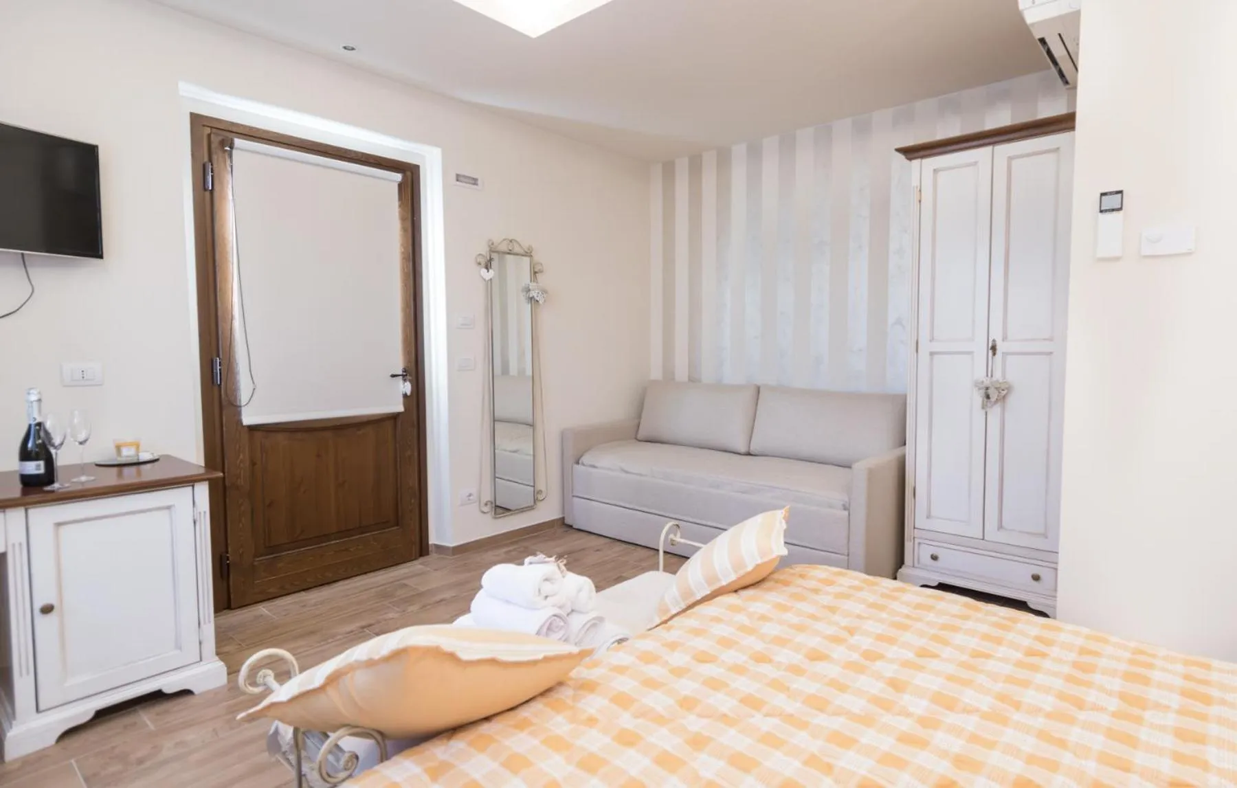 Bathroom, Bed in Il Giardino degli Angeli