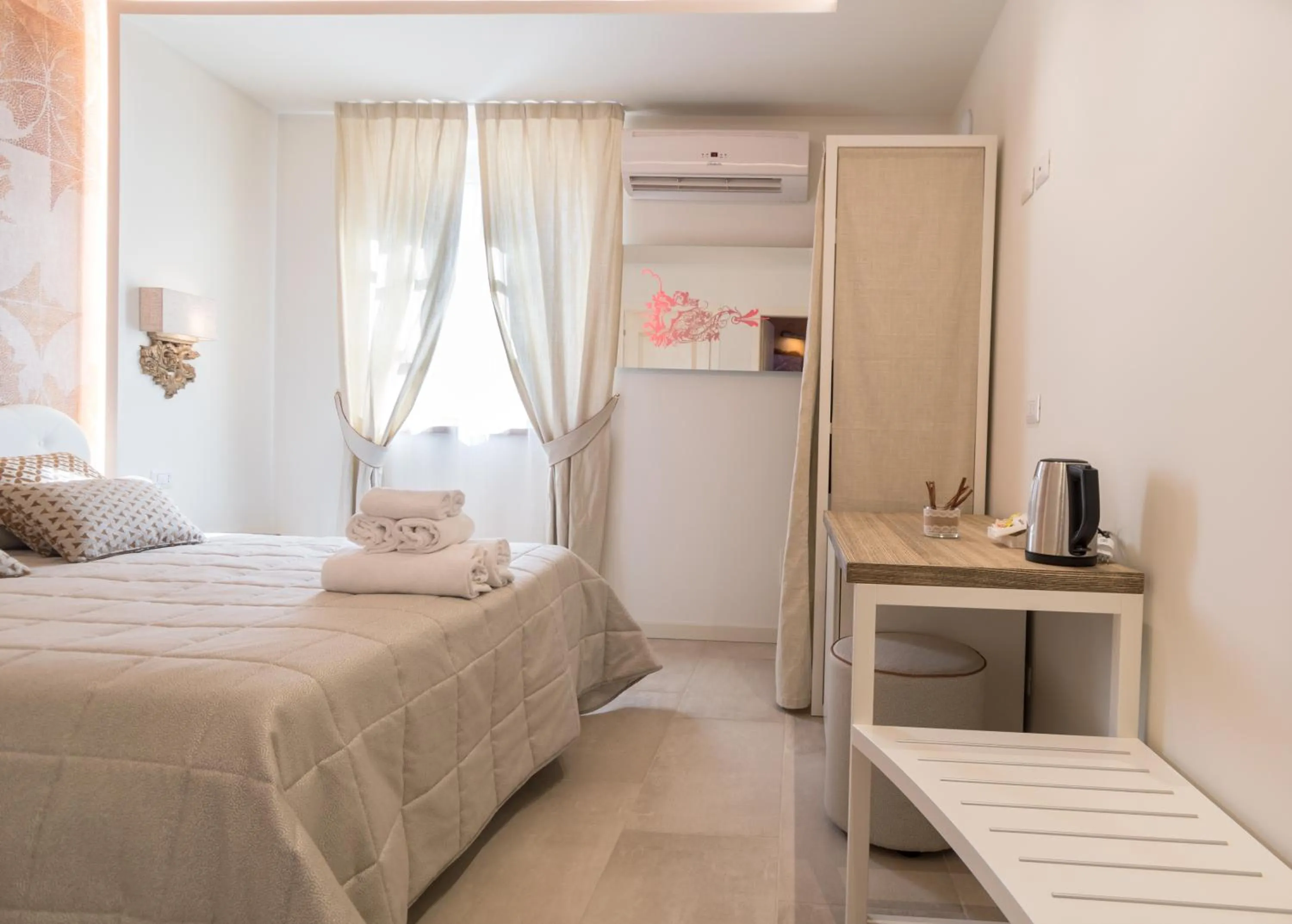 Photo of the whole room, Bed in Il Giardino degli Angeli