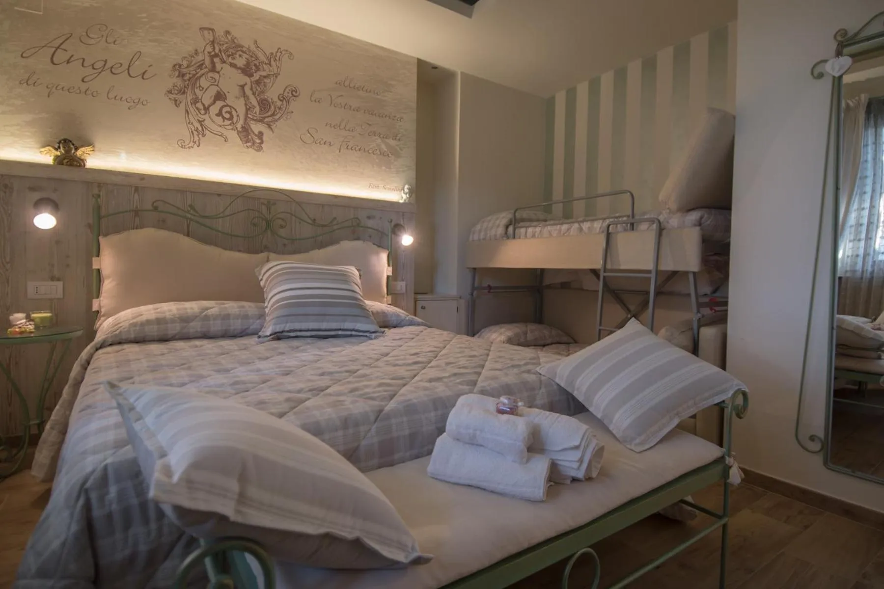 Bathroom, Bed in Il Giardino degli Angeli