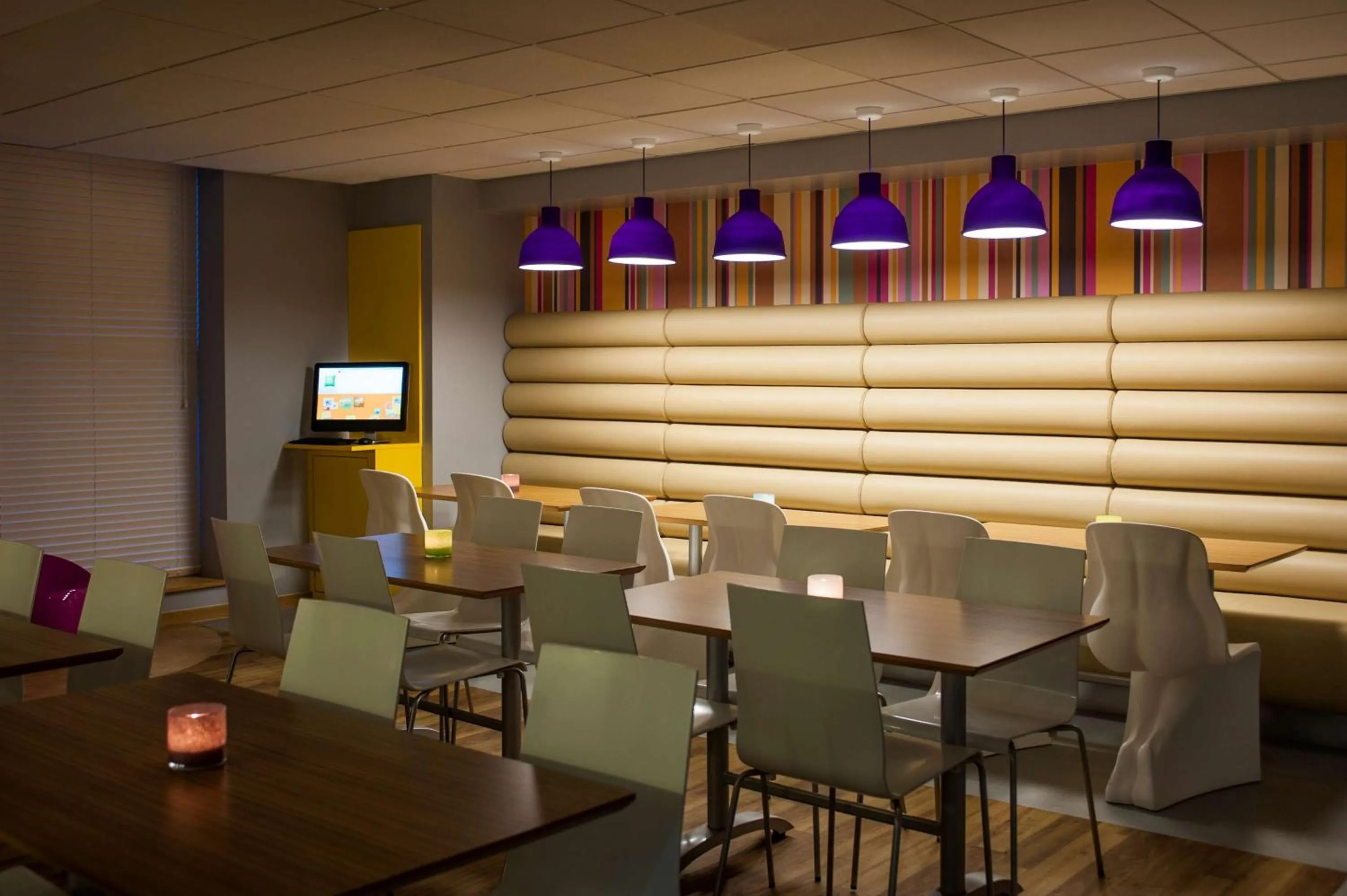 Lounge or bar in Ibis Styles Blackpool