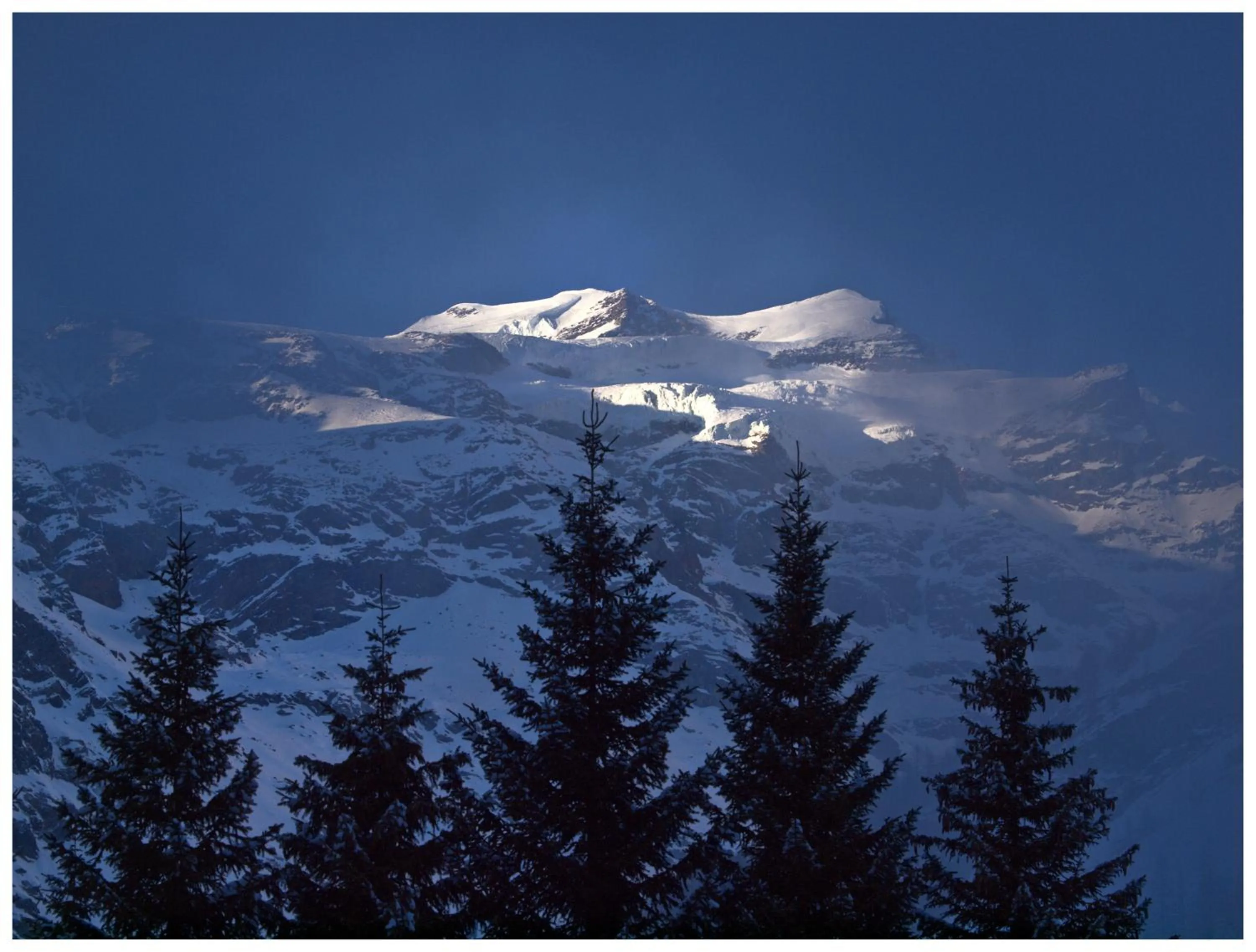 Night in Hotel Le Petit Abri