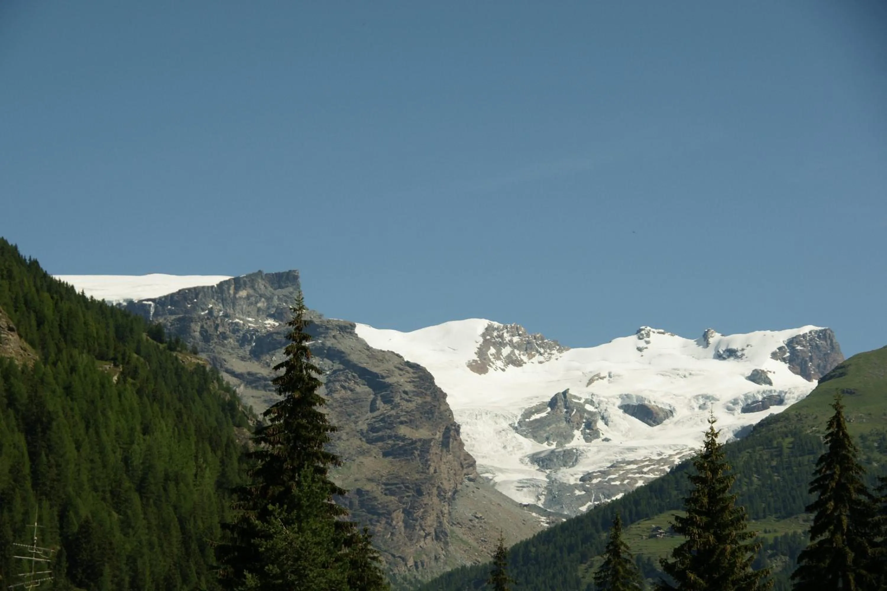 Day in Hotel Le Petit Abri