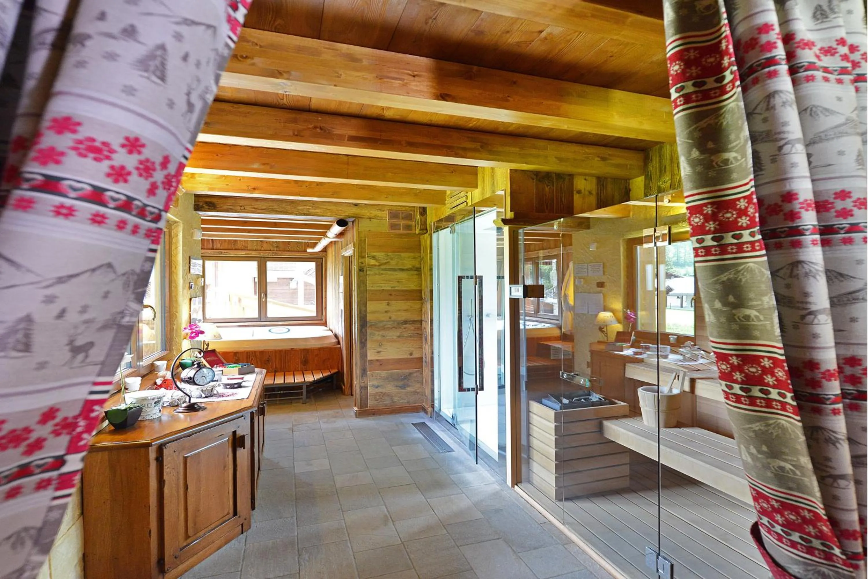 Spa and wellness centre/facilities in Hotel Le Petit Abri