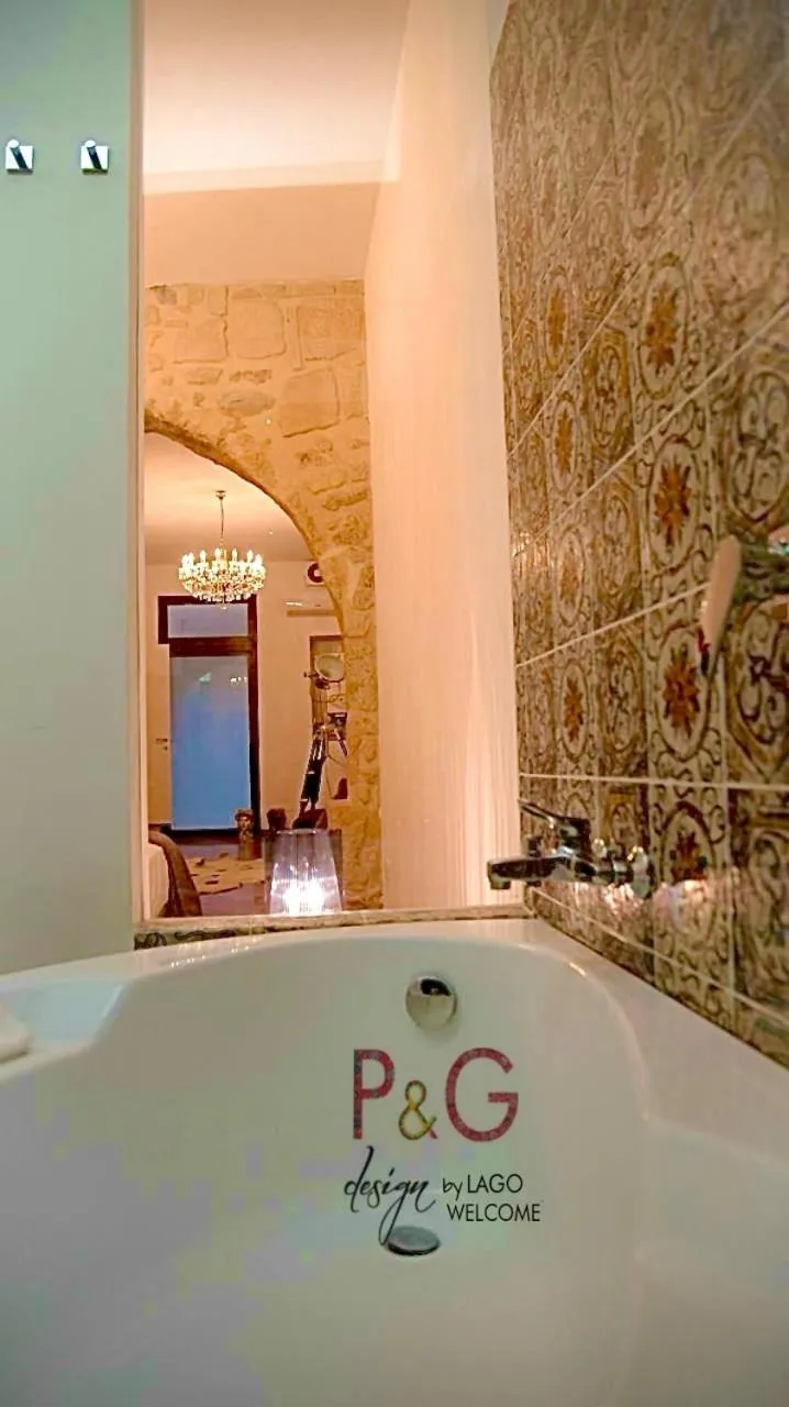Bath in P&G design by Lago Welcome Enna