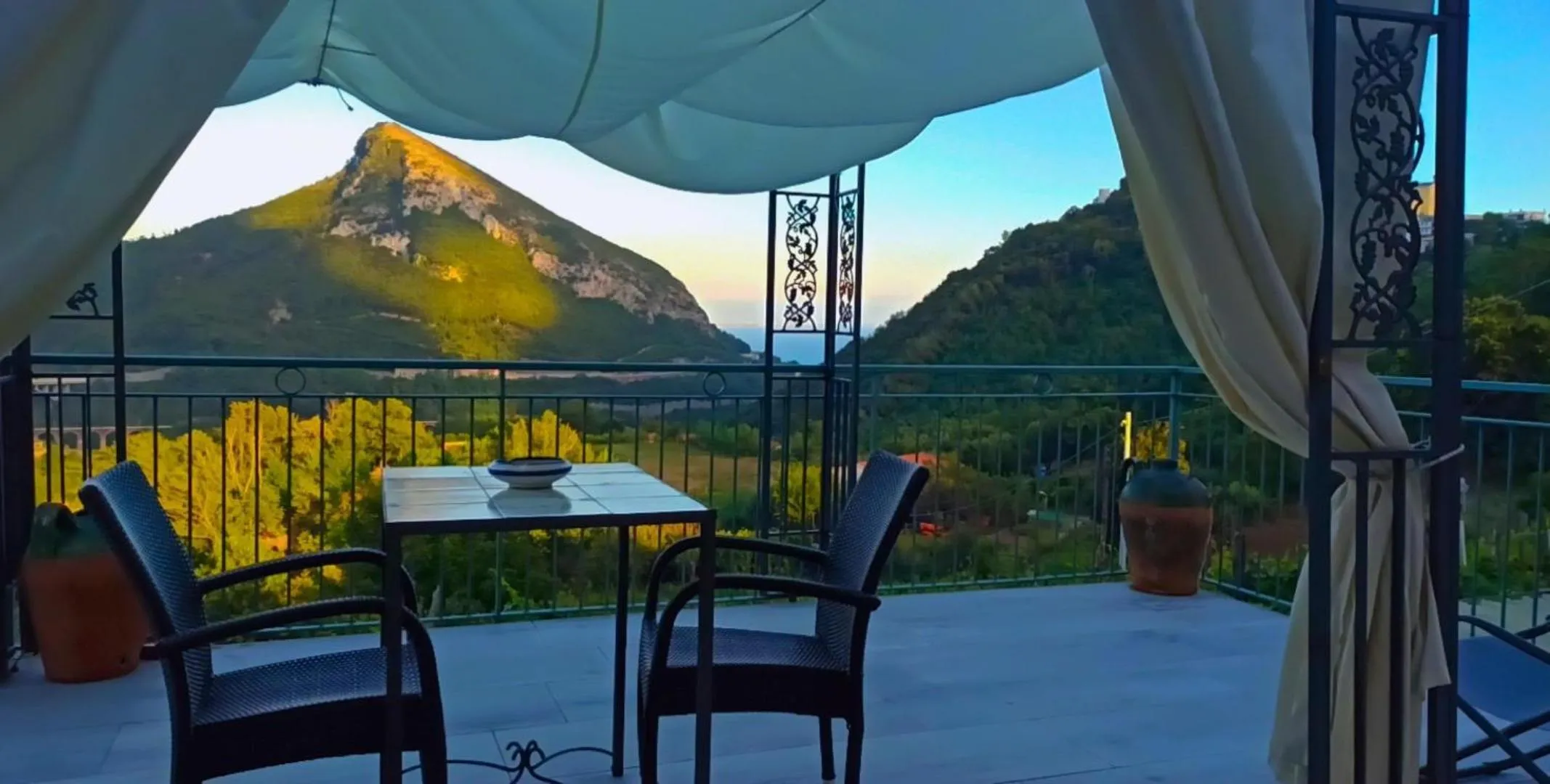 Property building in La Roccia Incantata Amalfi Coast