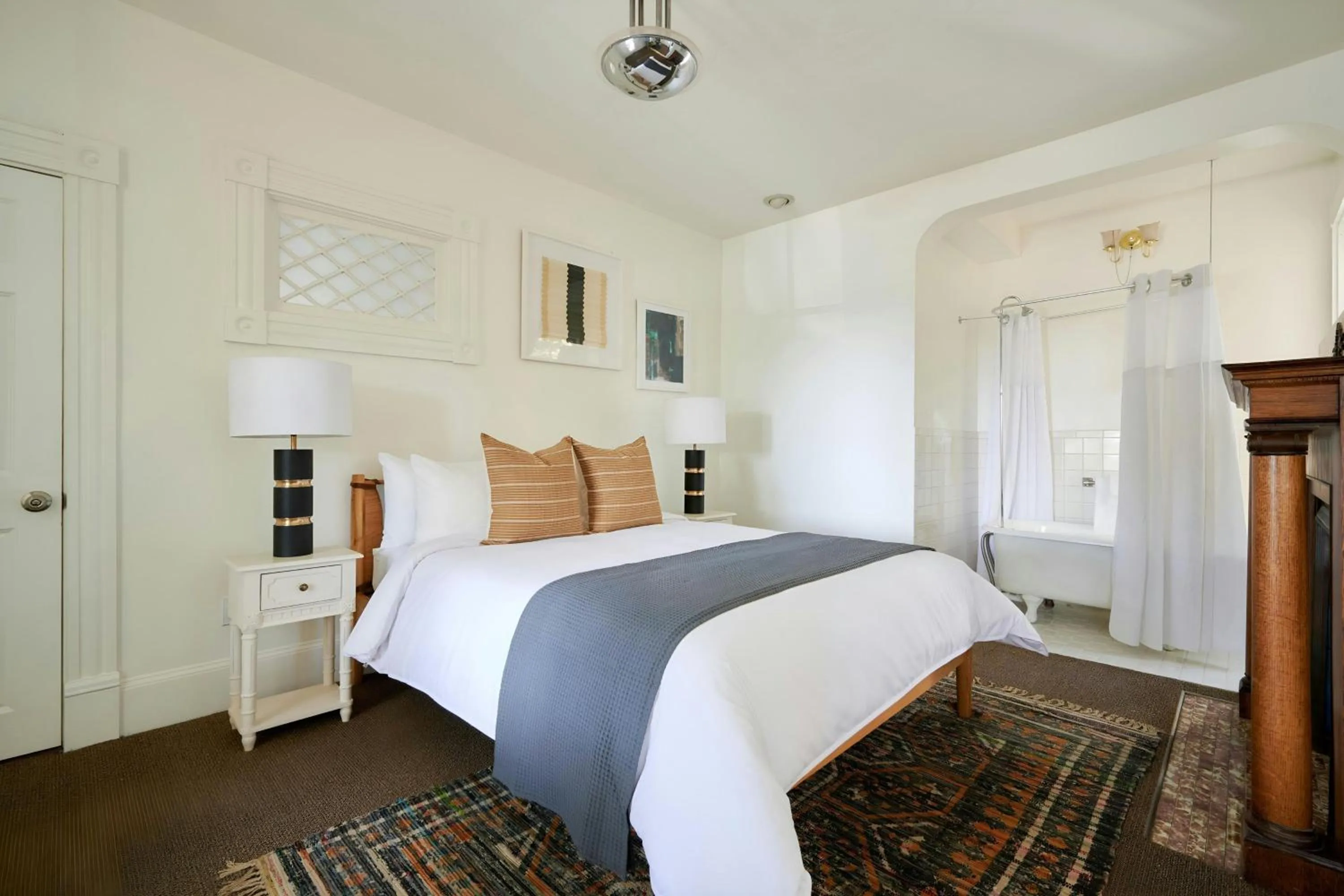 Bedroom, Bed in Wellborn Hotel Downtown, Sonder by Marriott Bonvoy